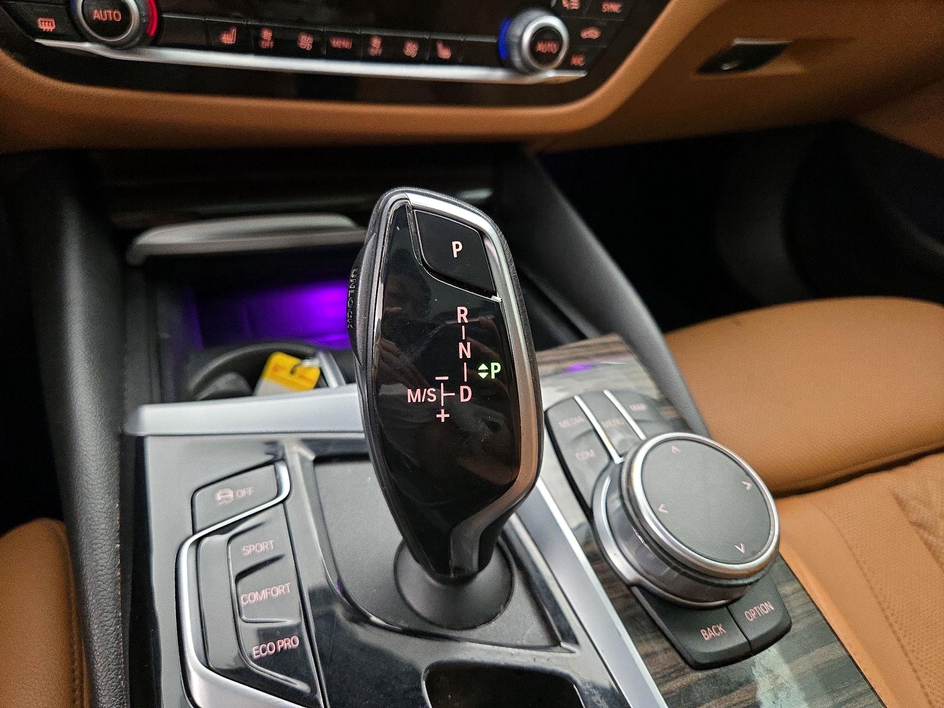 Thumbnail: 2023 BMW 5 Series - 18