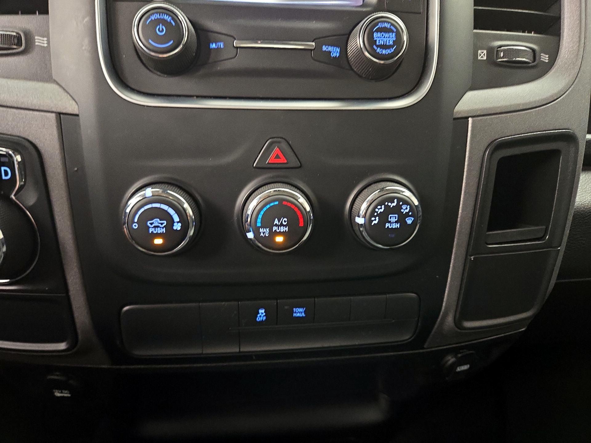 Thumbnail: 2022 RAM 1500 Classic - 16