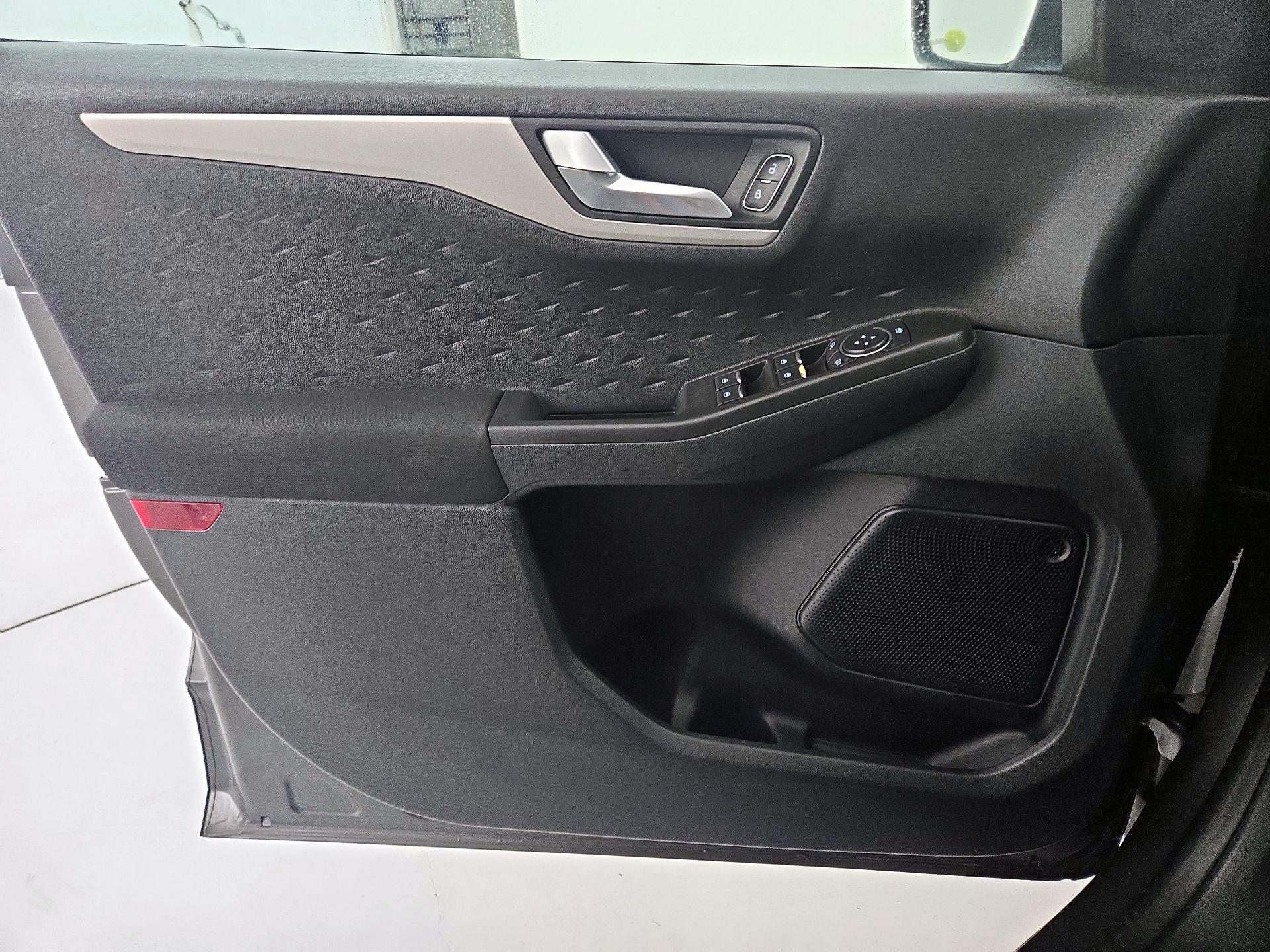 Thumbnail: 2020 Ford Escape - 12