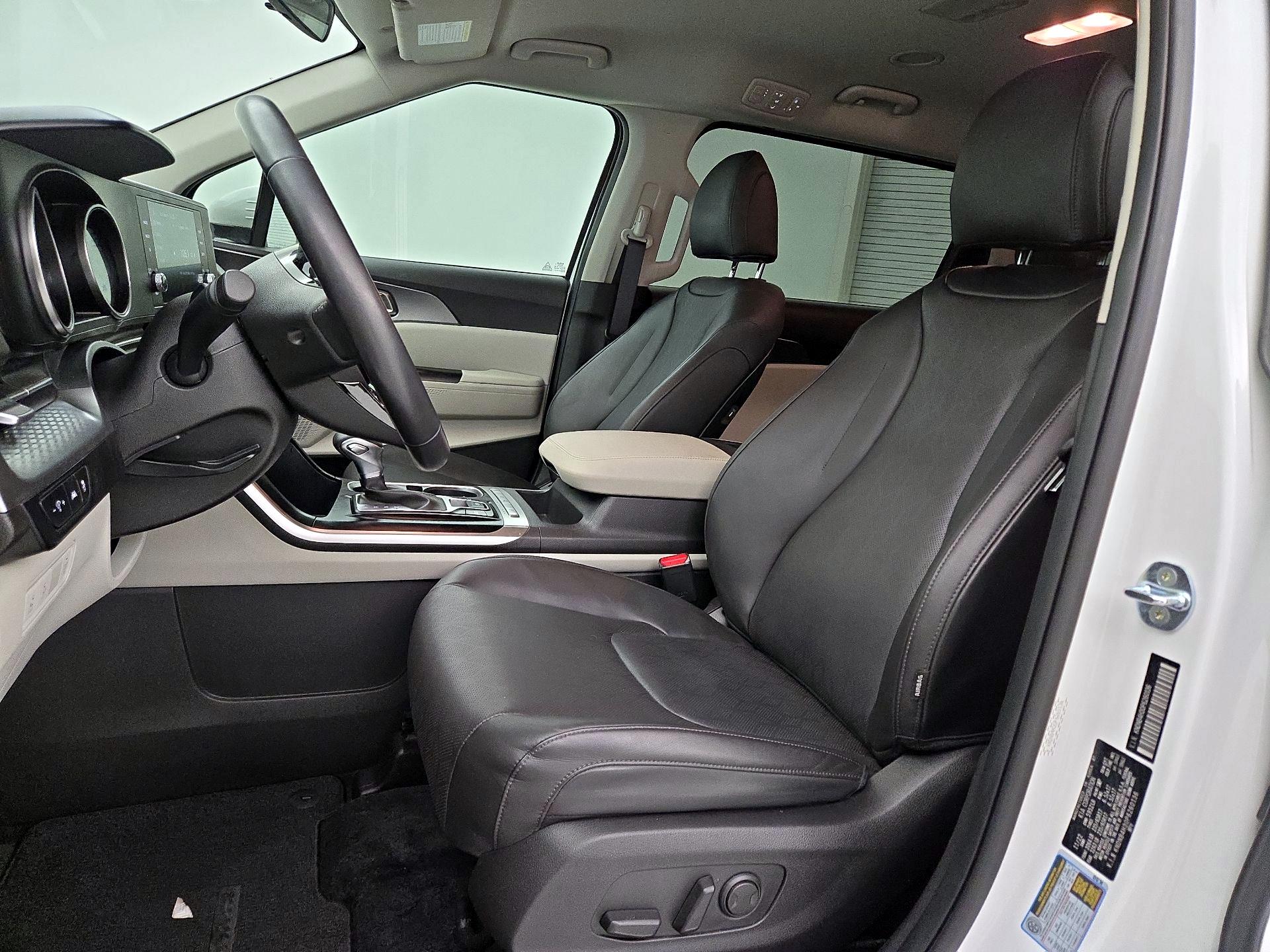 Thumbnail: 2023 Kia Carnival - 11