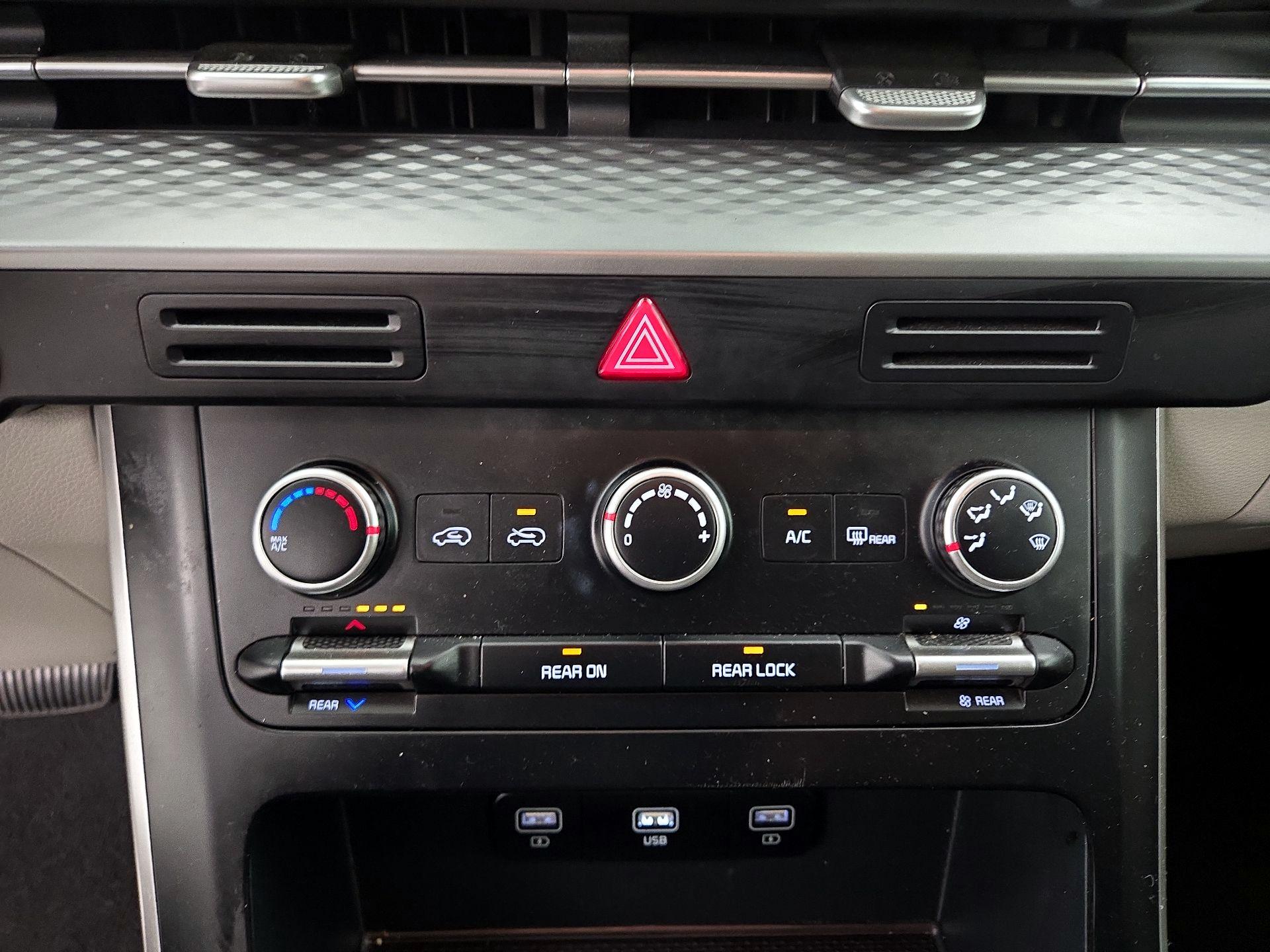 Thumbnail: 2023 Kia Carnival - 16