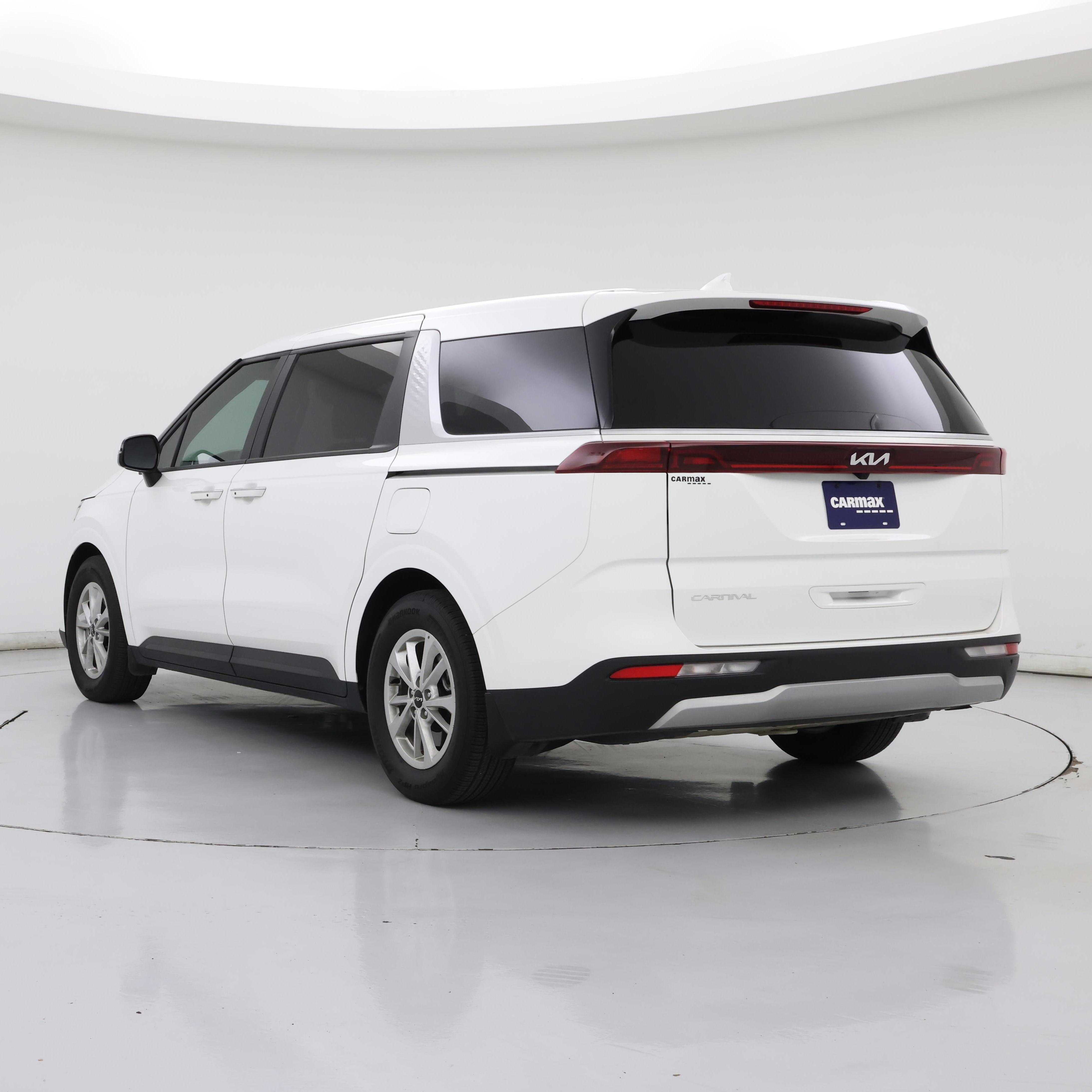 Thumbnail: 2023 Kia Carnival - 2