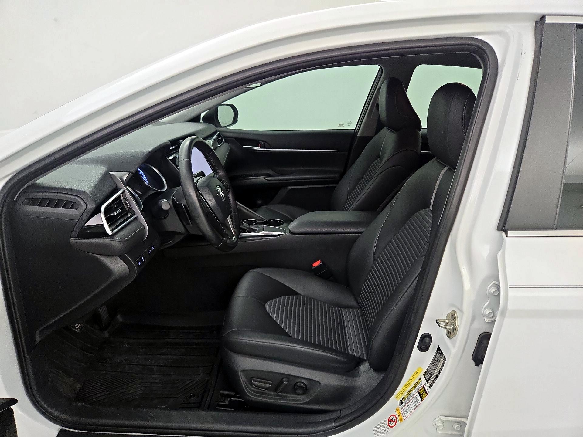 Thumbnail: 2018 Toyota Camry - 11