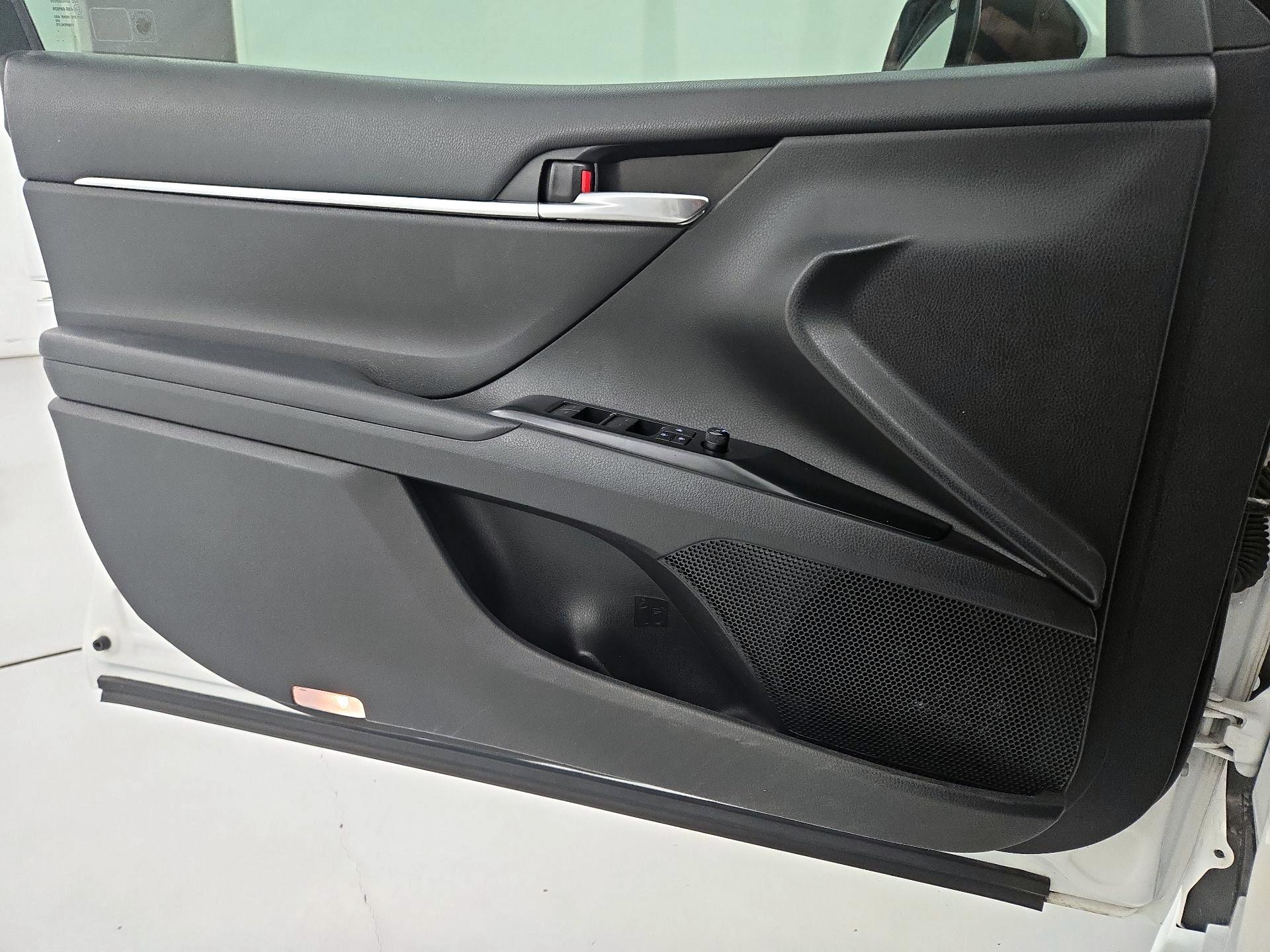 Thumbnail: 2018 Toyota Camry - 12