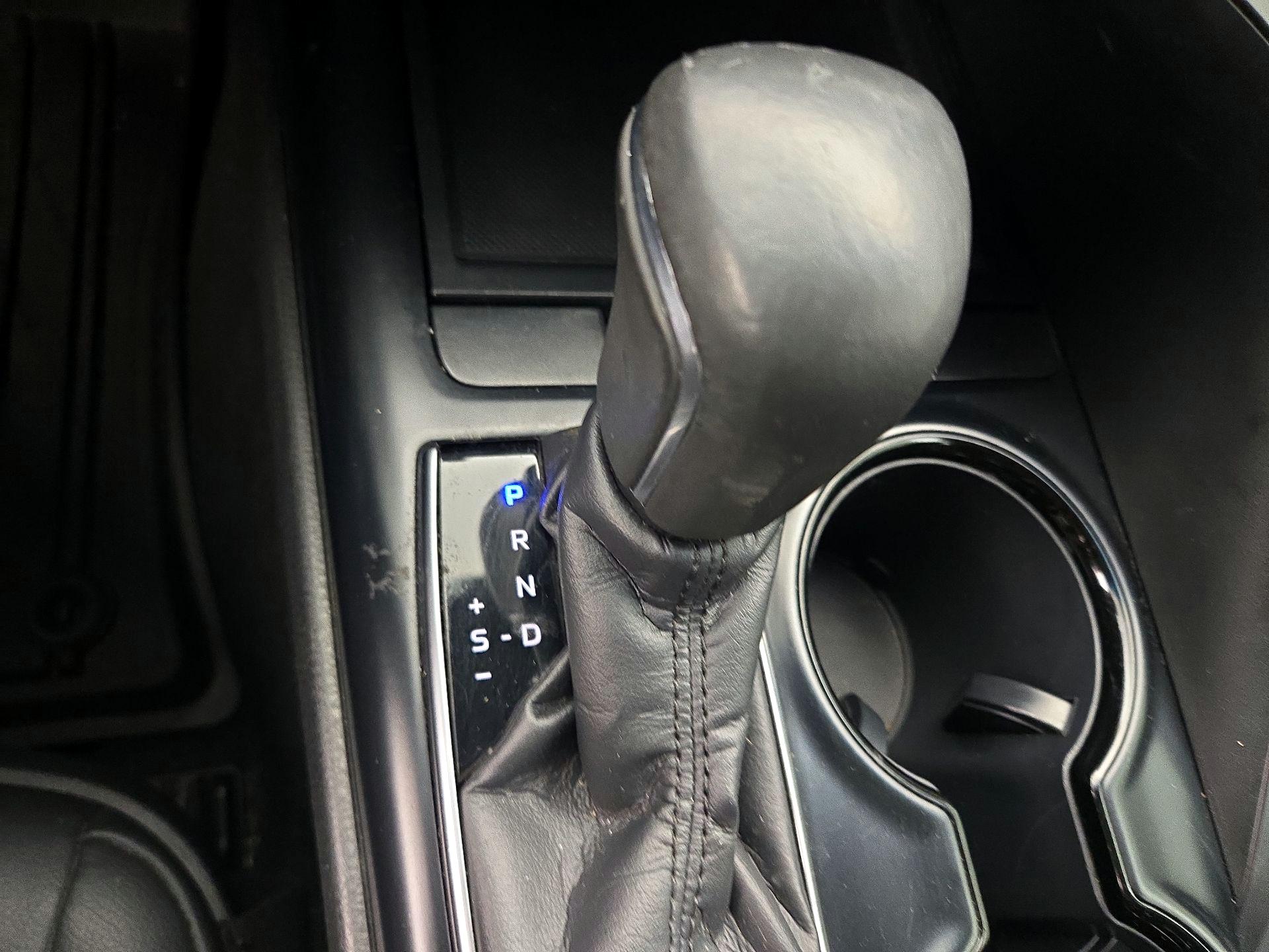 Thumbnail: 2018 Toyota Camry - 18