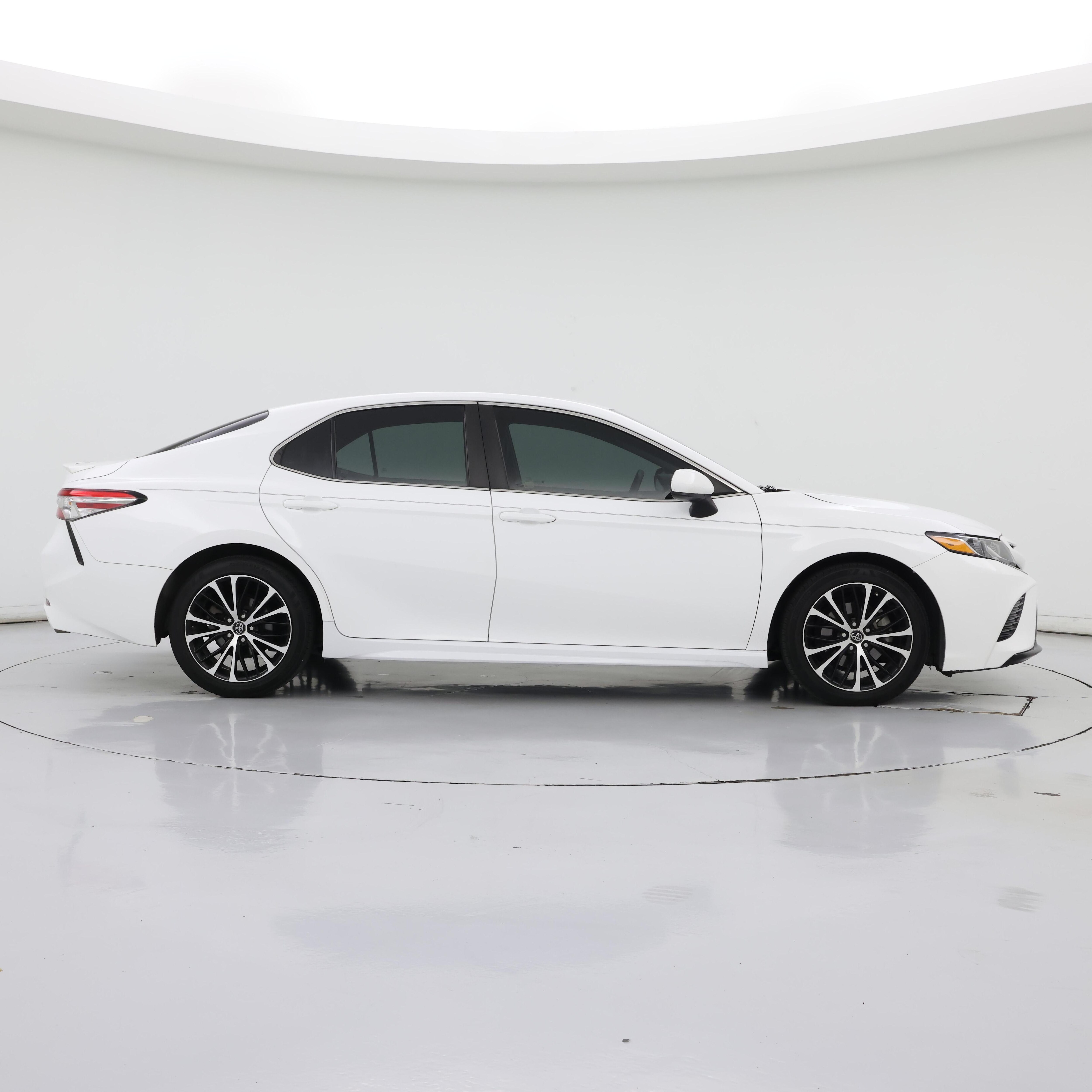 Thumbnail: 2018 Toyota Camry - 7