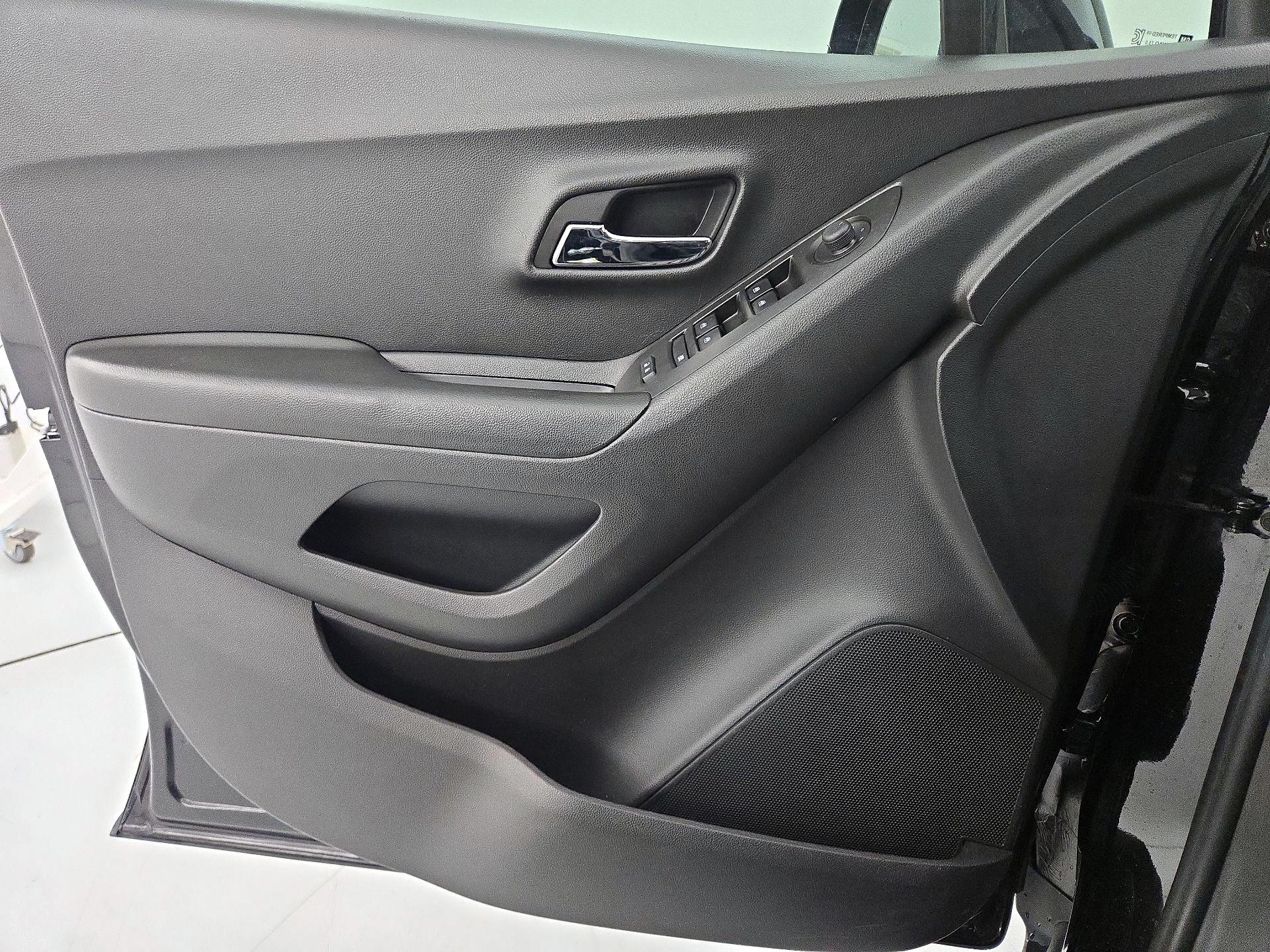 Thumbnail: 2022 Chevrolet Trax - 12