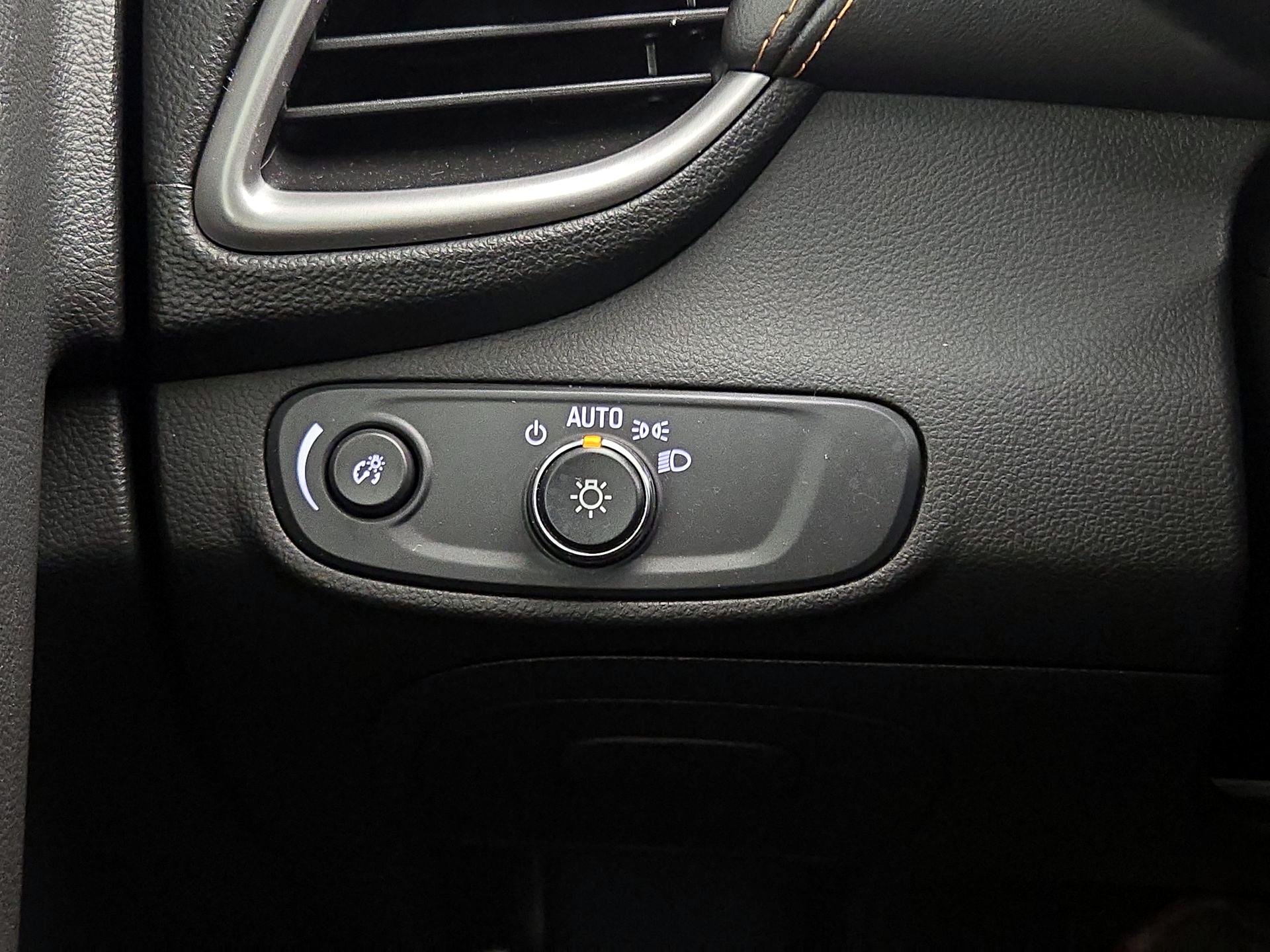 Thumbnail: 2022 Chevrolet Trax - 13