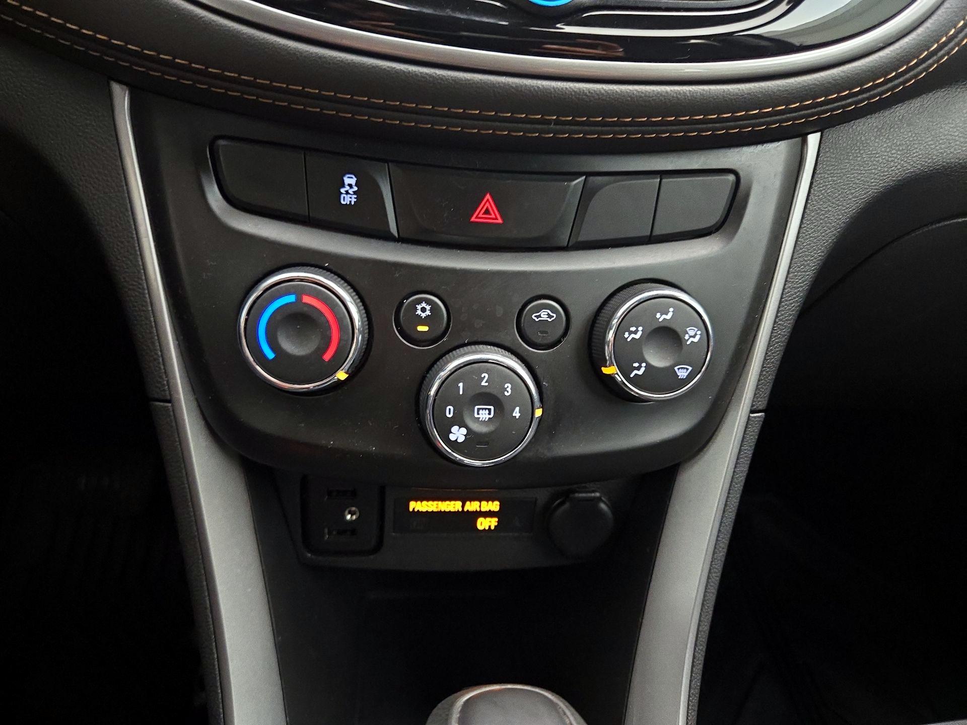 Thumbnail: 2022 Chevrolet Trax - 16