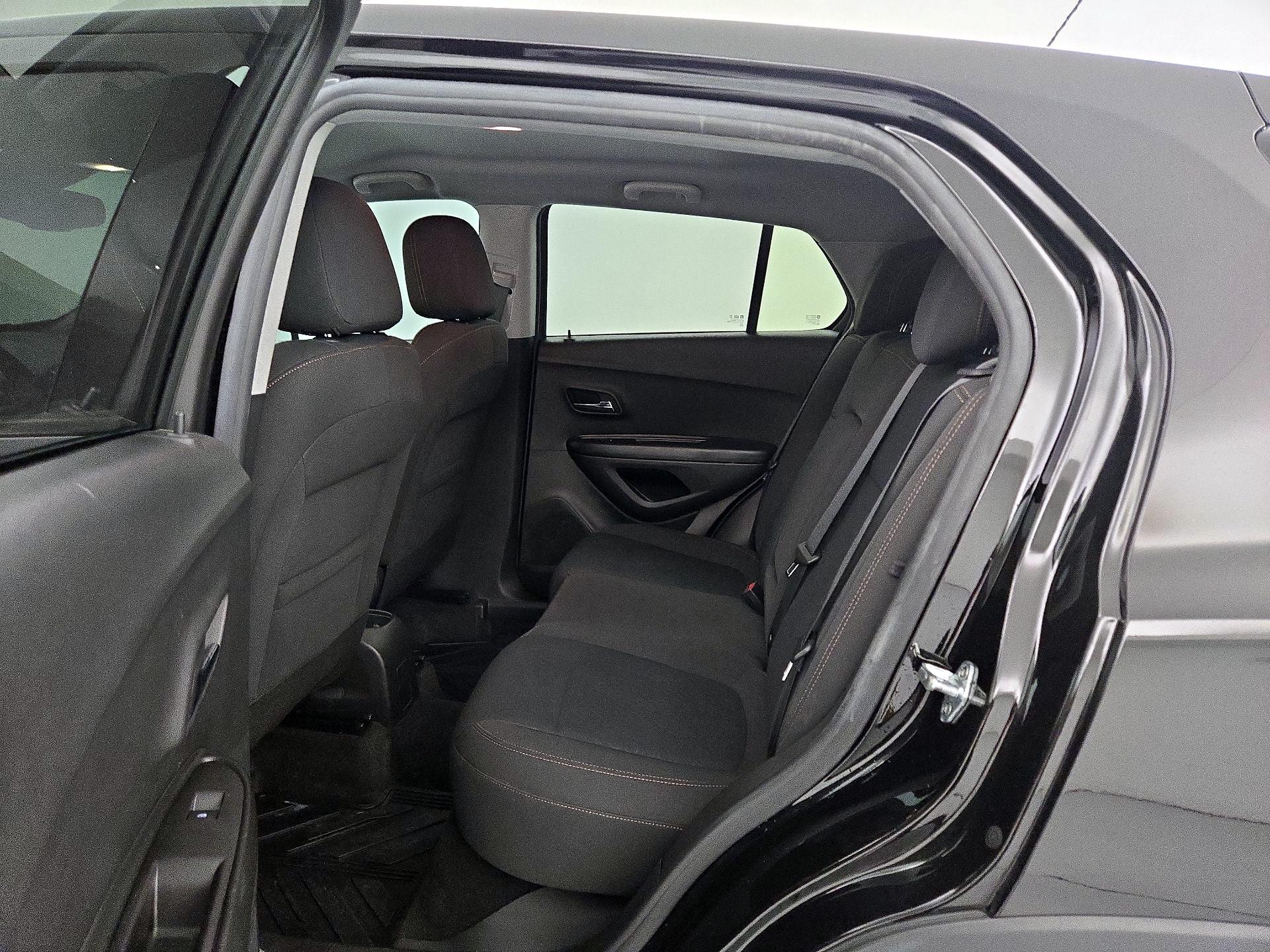 Thumbnail: 2022 Chevrolet Trax - 19