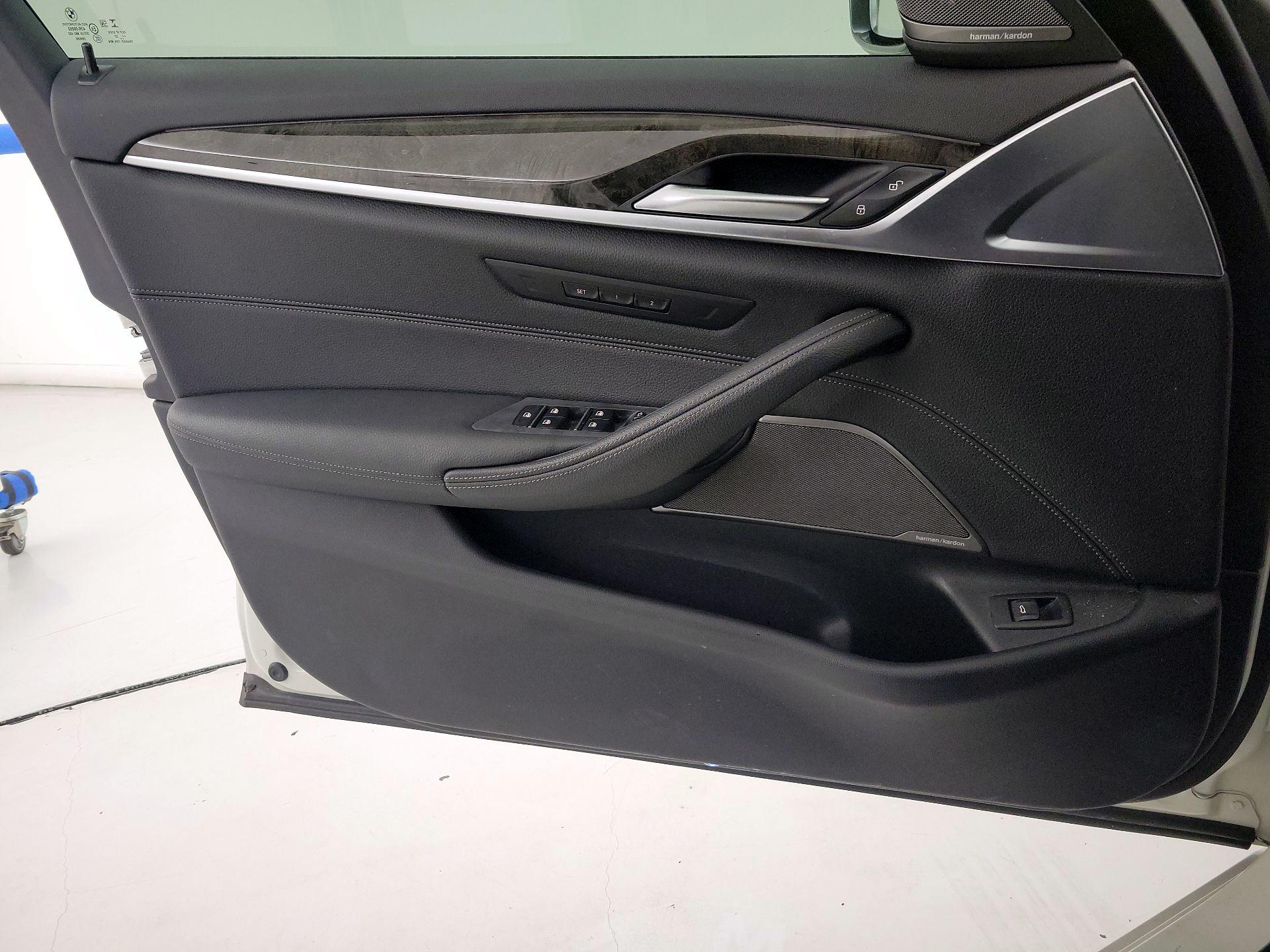 Thumbnail: 2022 BMW 5 Series - 12