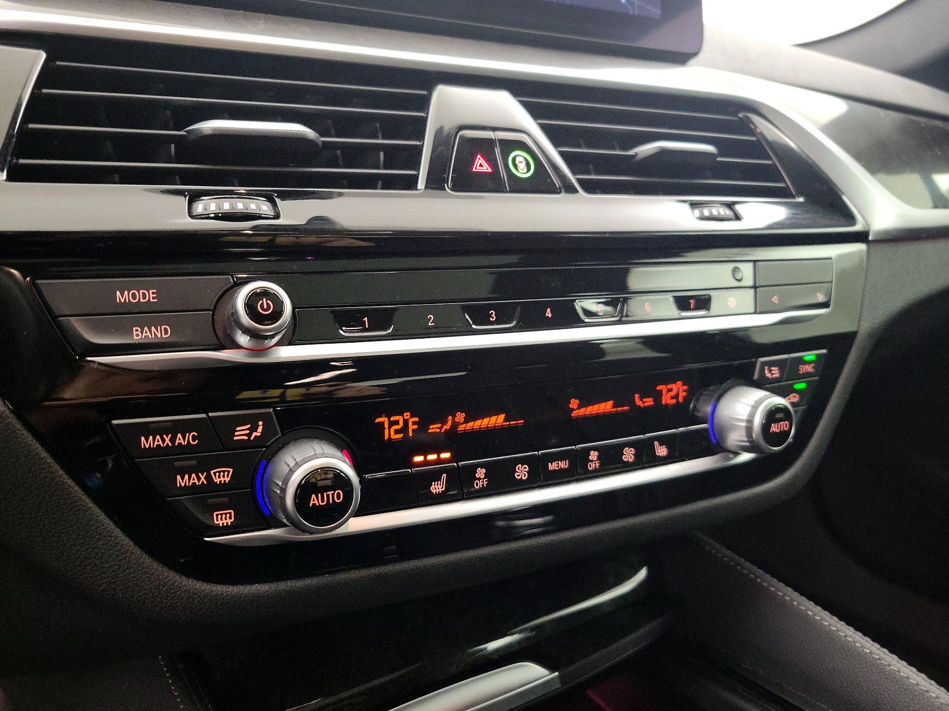 Thumbnail: 2022 BMW 5 Series - 16