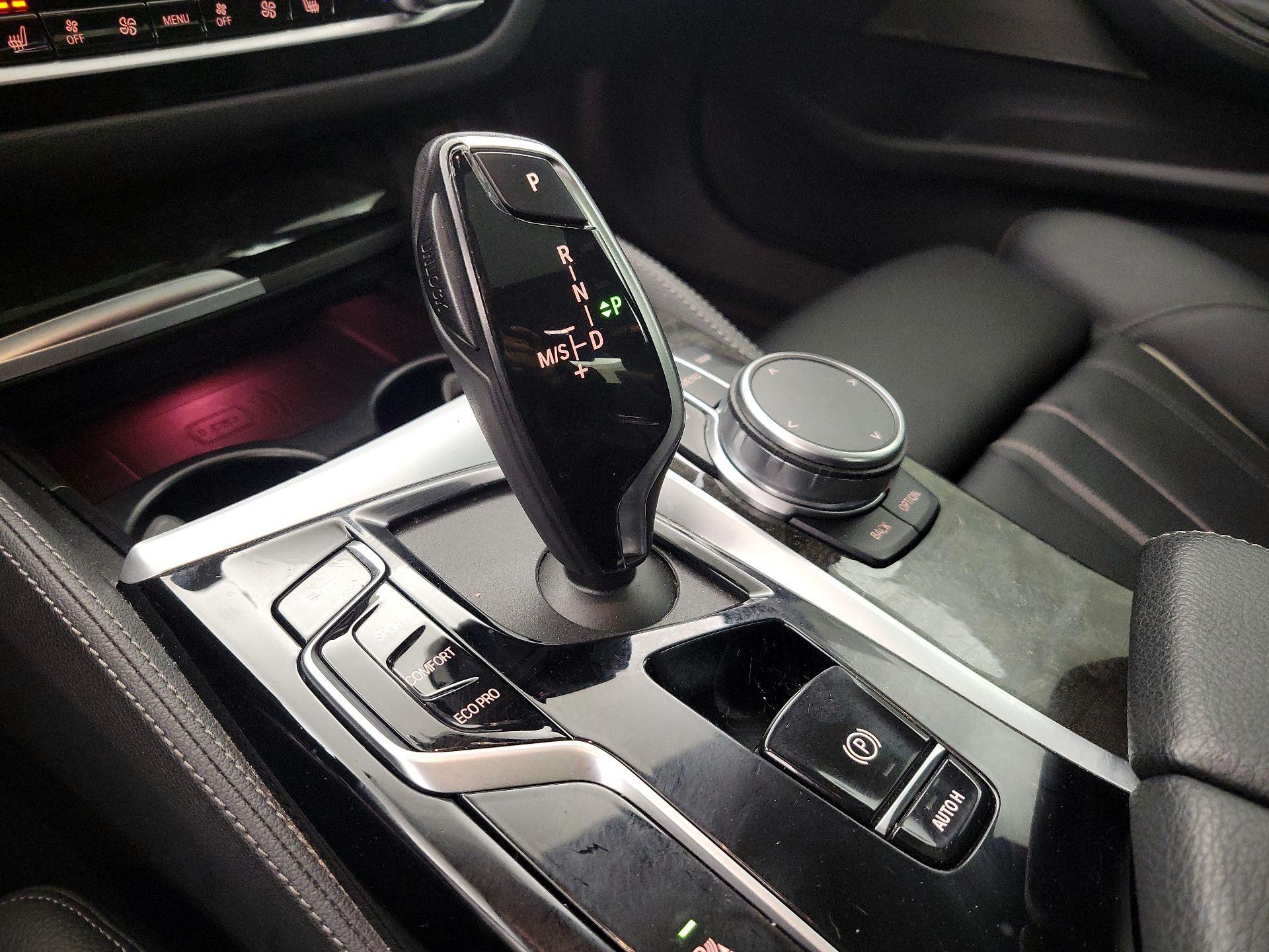 Thumbnail: 2022 BMW 5 Series - 17