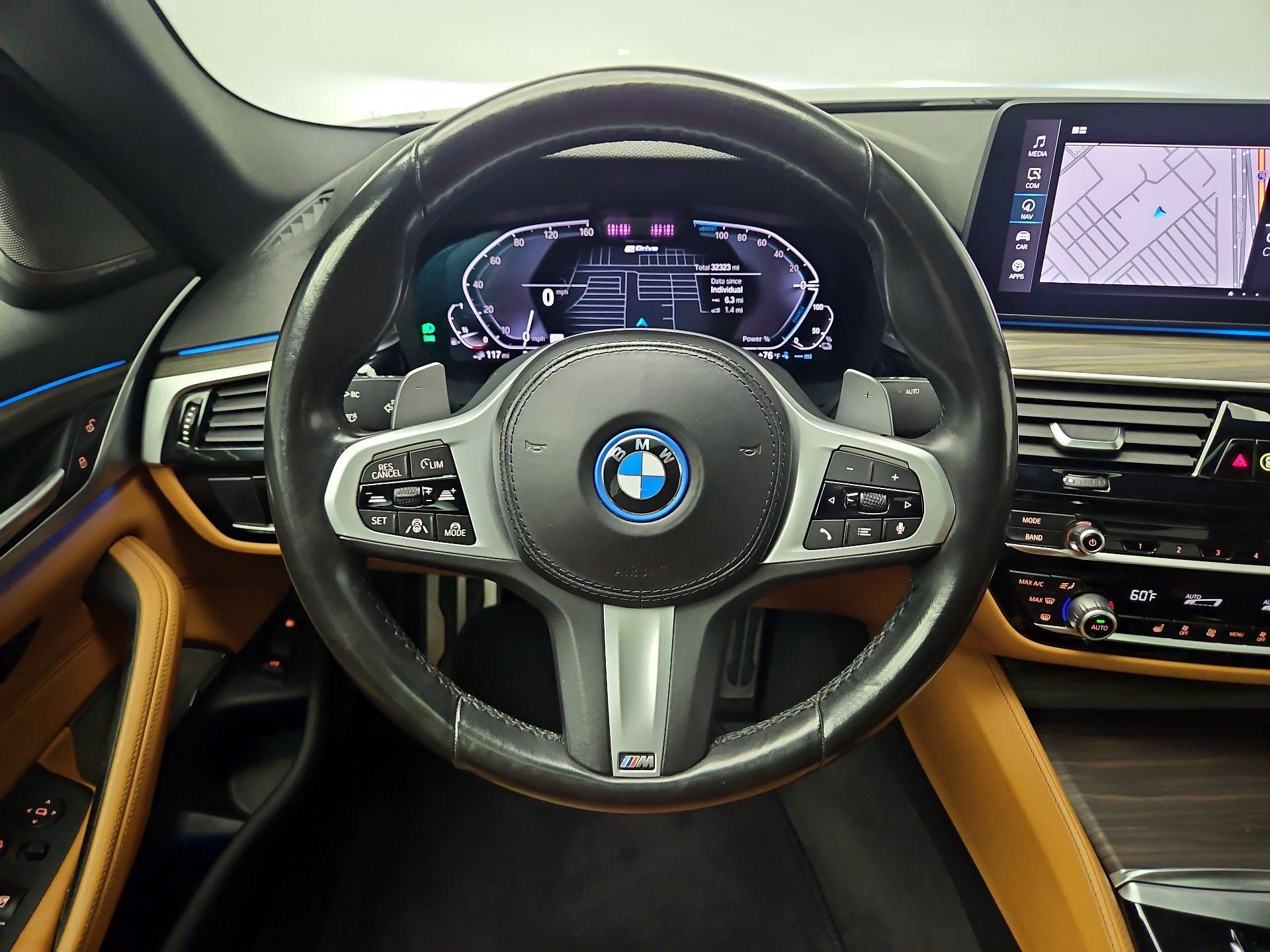 Thumbnail: 2022 BMW 5 Series - 10