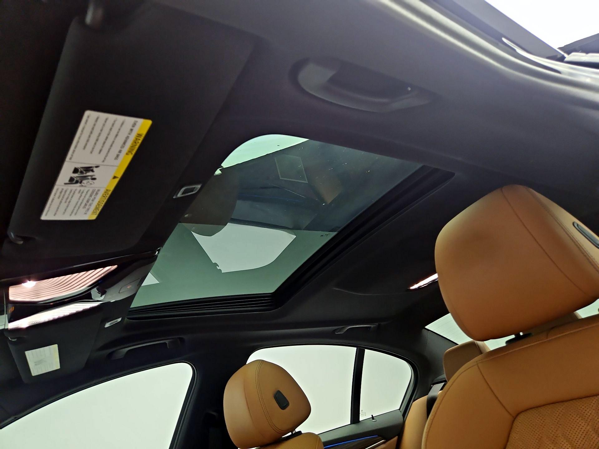 Thumbnail: 2022 BMW 5 Series - 20