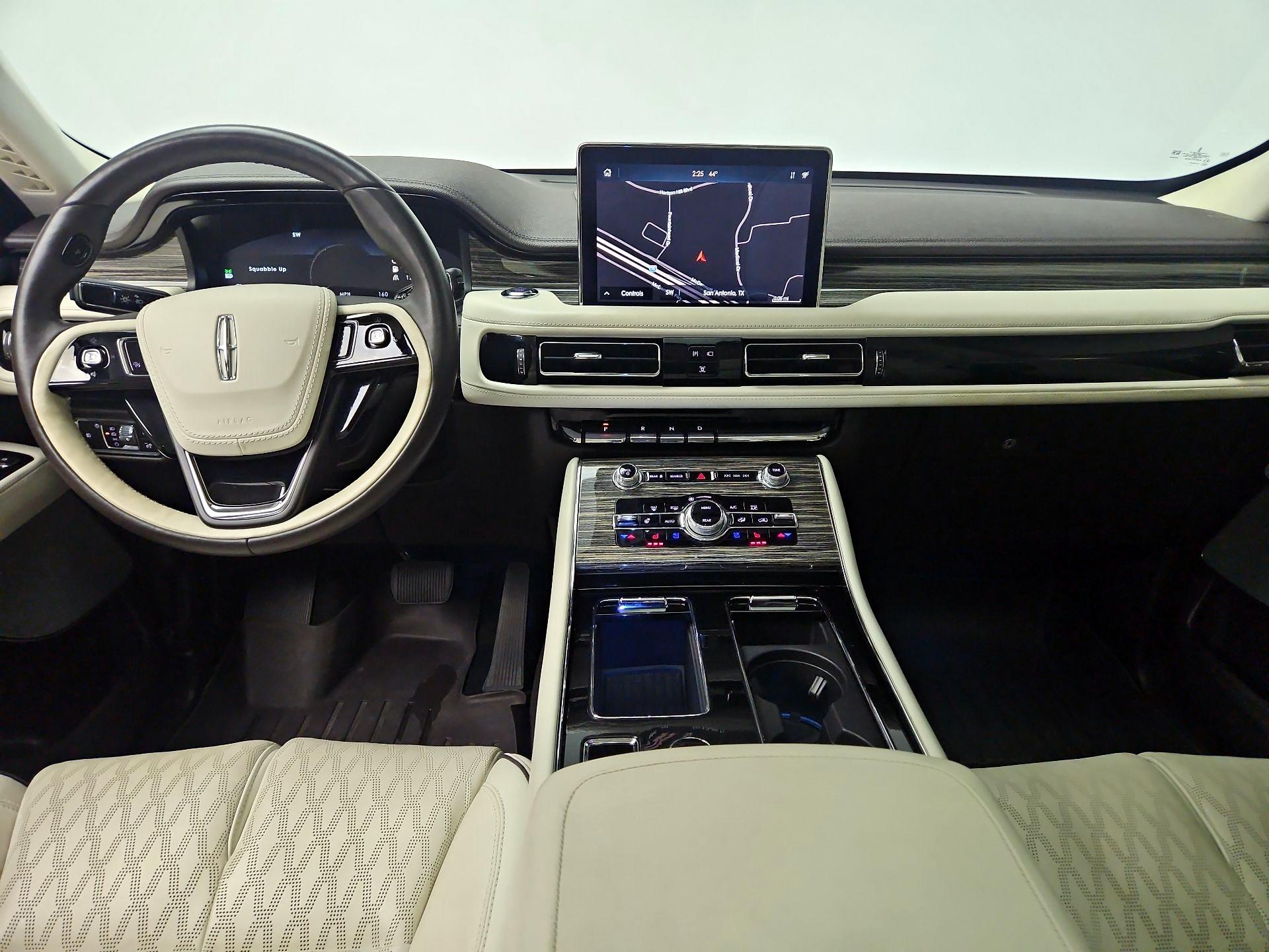 Thumbnail: 2020 Lincoln Aviator - 9