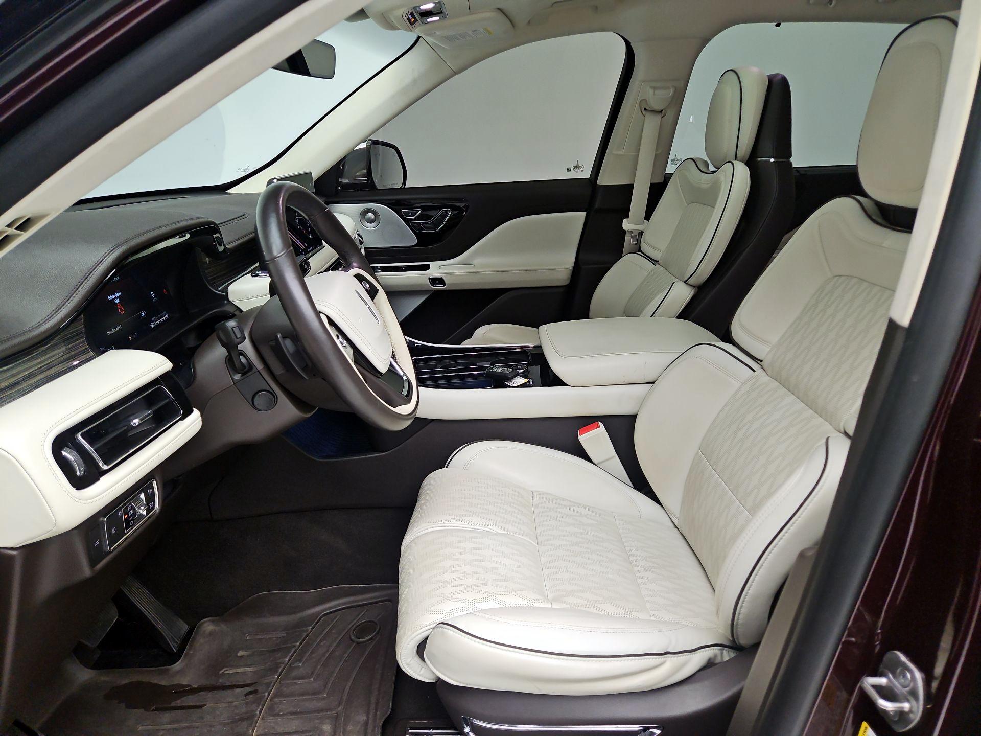 Thumbnail: 2020 Lincoln Aviator - 11