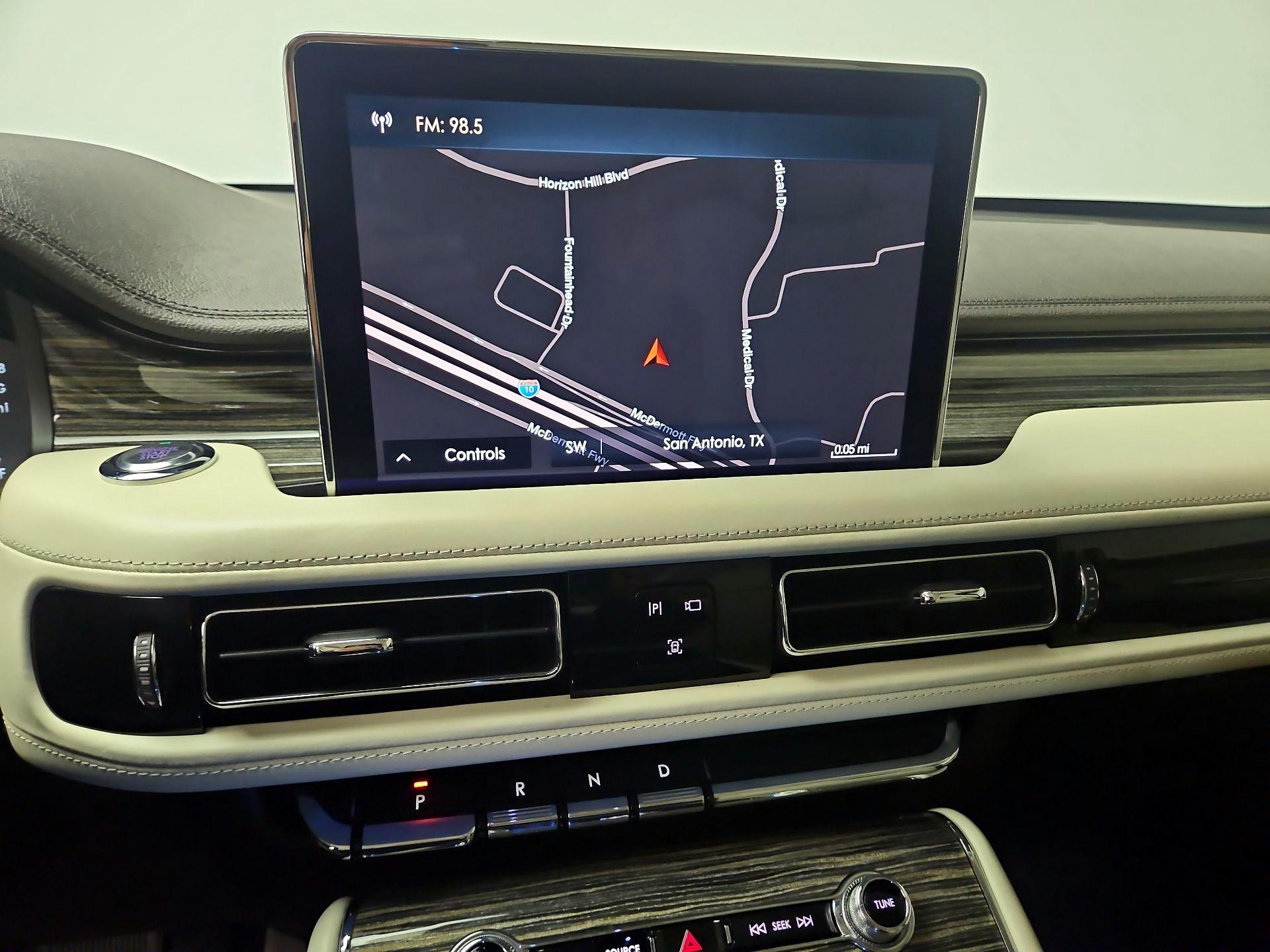 Thumbnail: 2020 Lincoln Aviator - 16