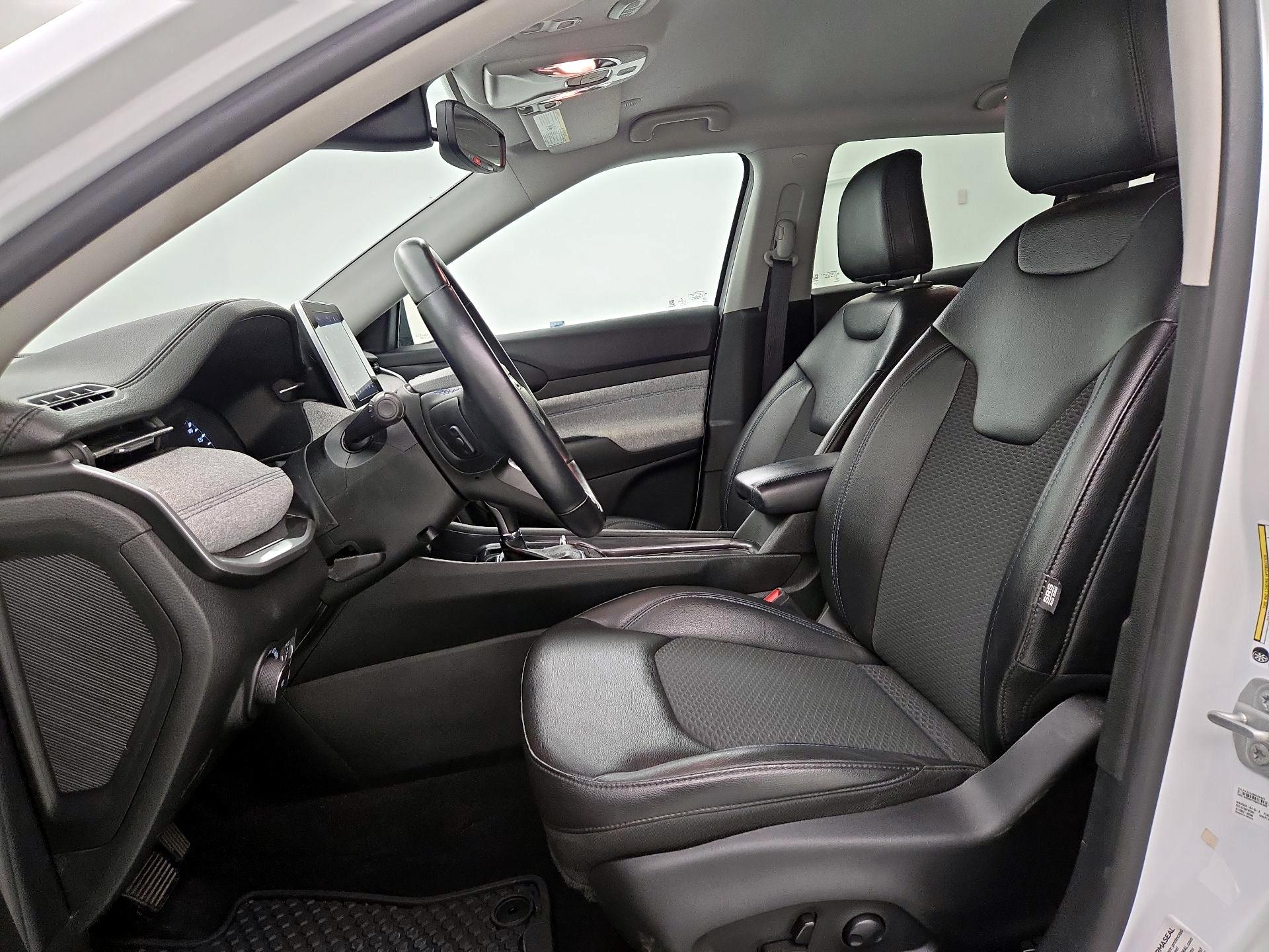 Thumbnail: 2022 Jeep Compass - 11