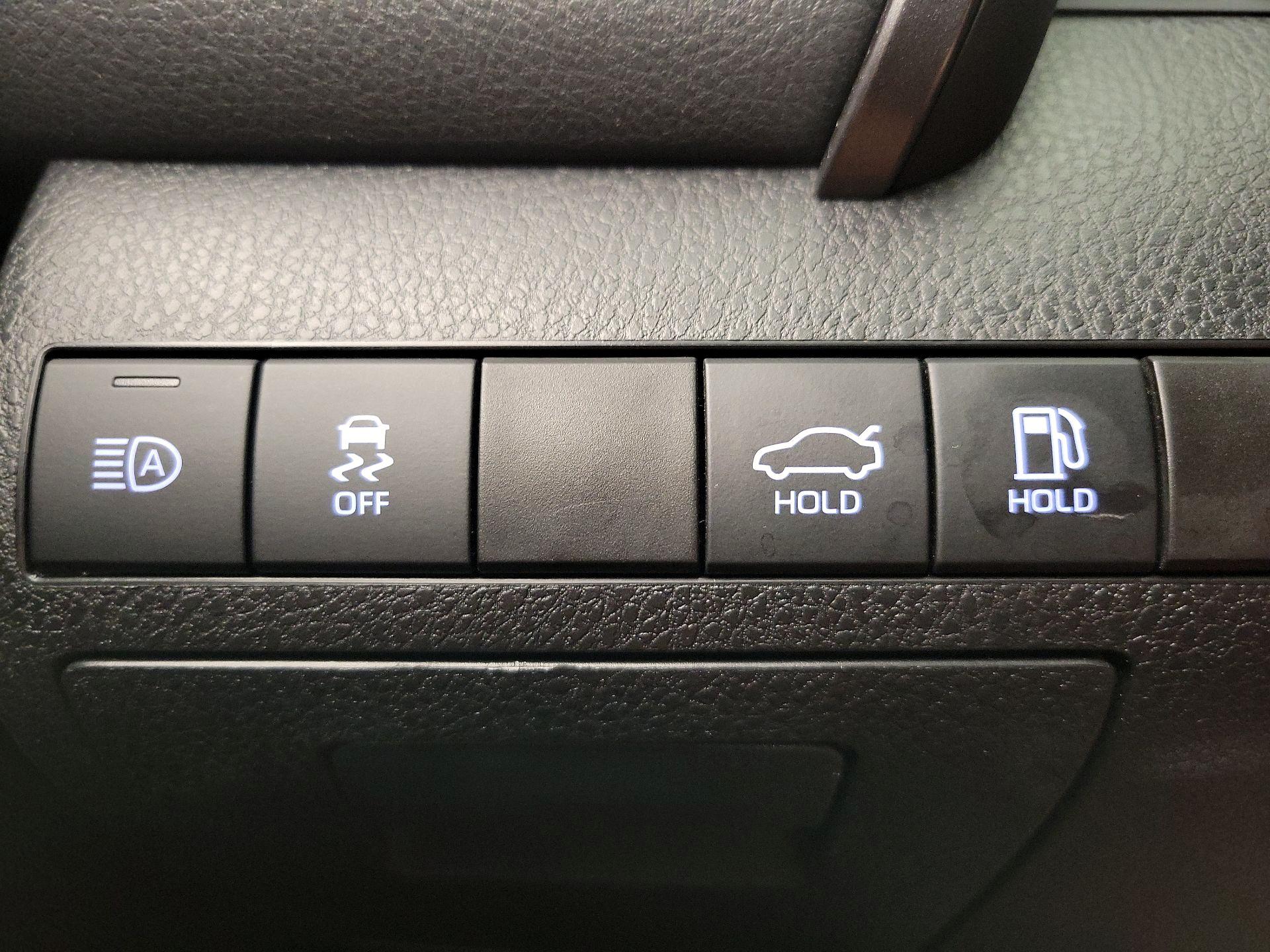 Thumbnail: 2023 Toyota Camry - 13