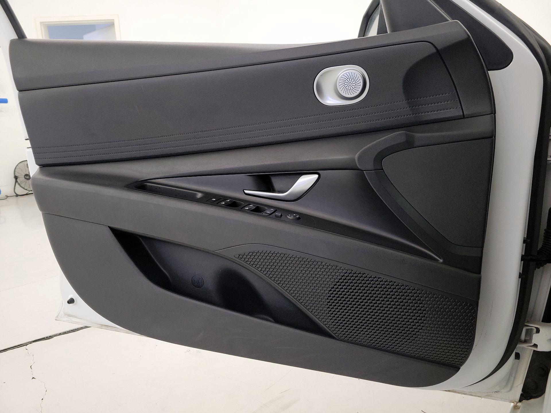 Thumbnail: 2021 Hyundai Elantra - 12