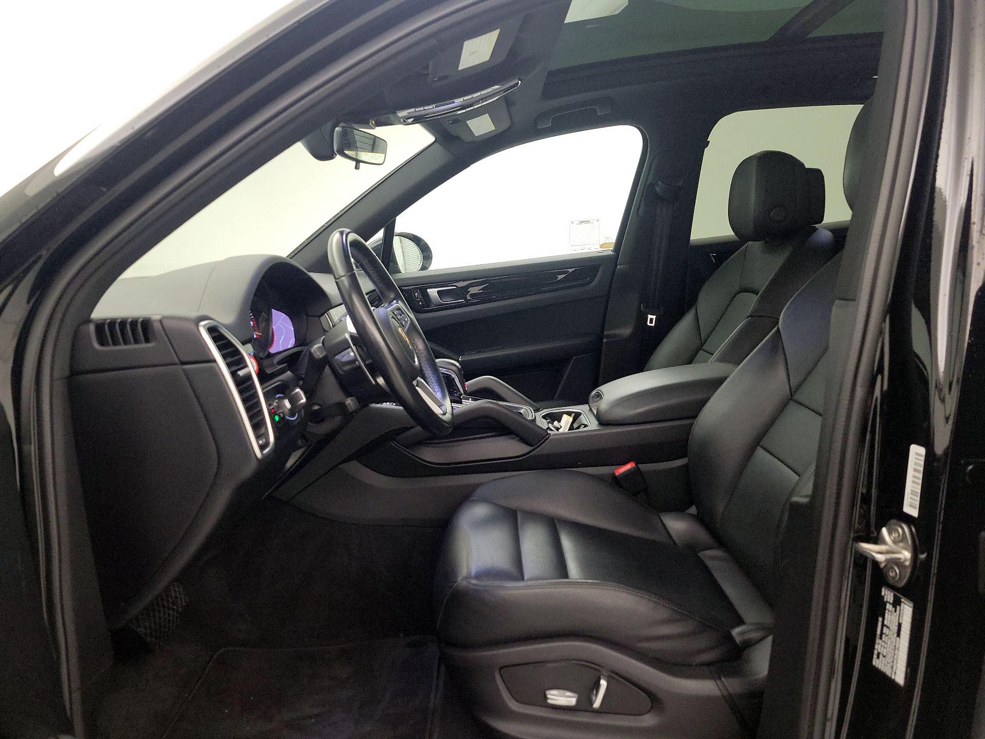 Thumbnail: 2020 Porsche Cayenne - 11