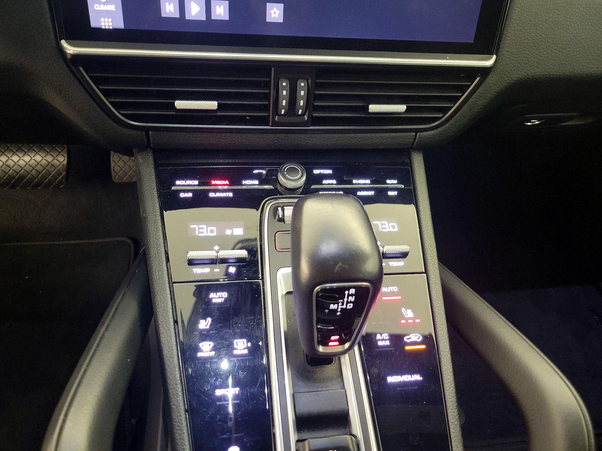 Thumbnail: 2020 Porsche Cayenne - 16