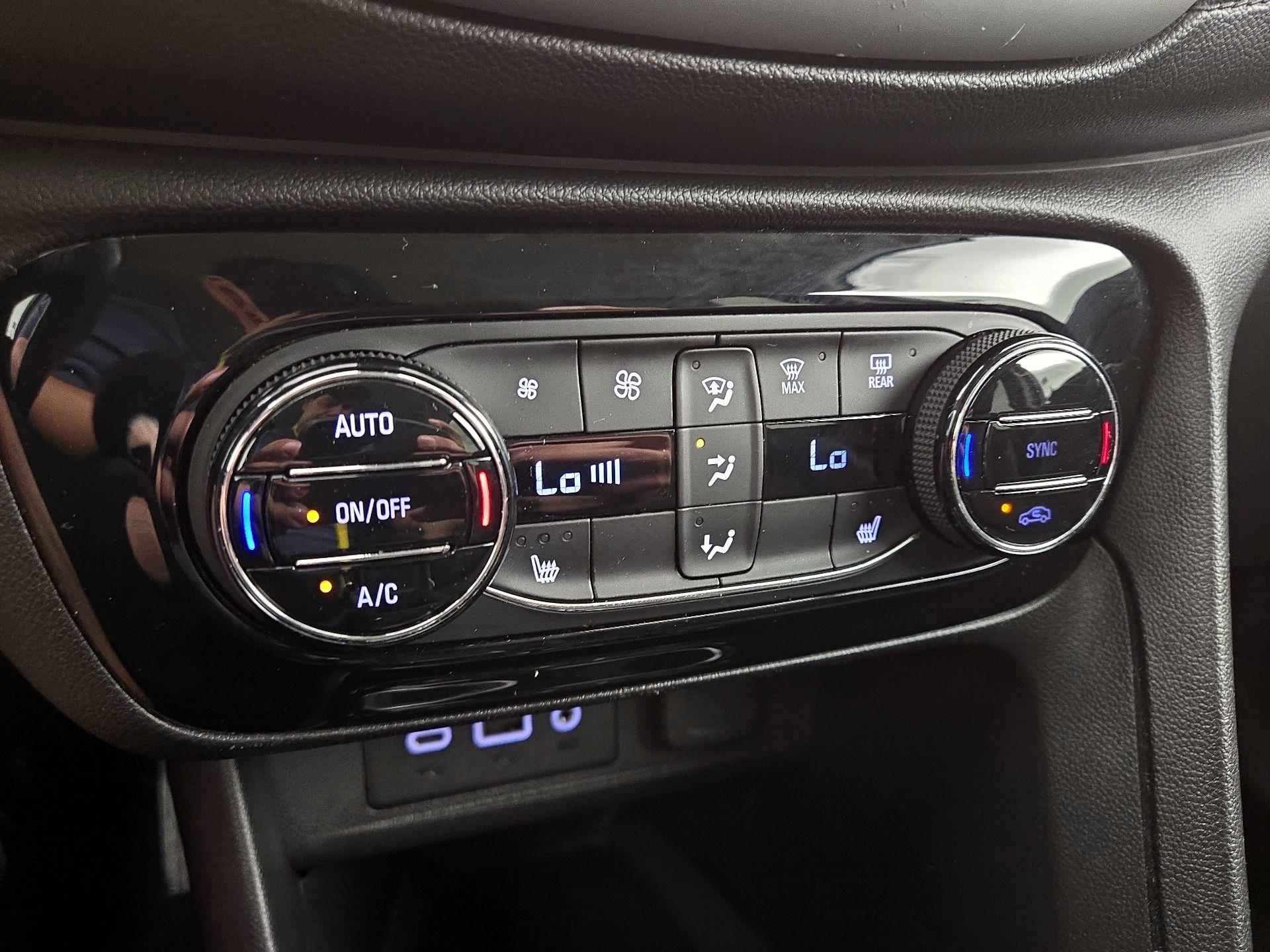 Thumbnail: 2020 Buick Encore GX - 16