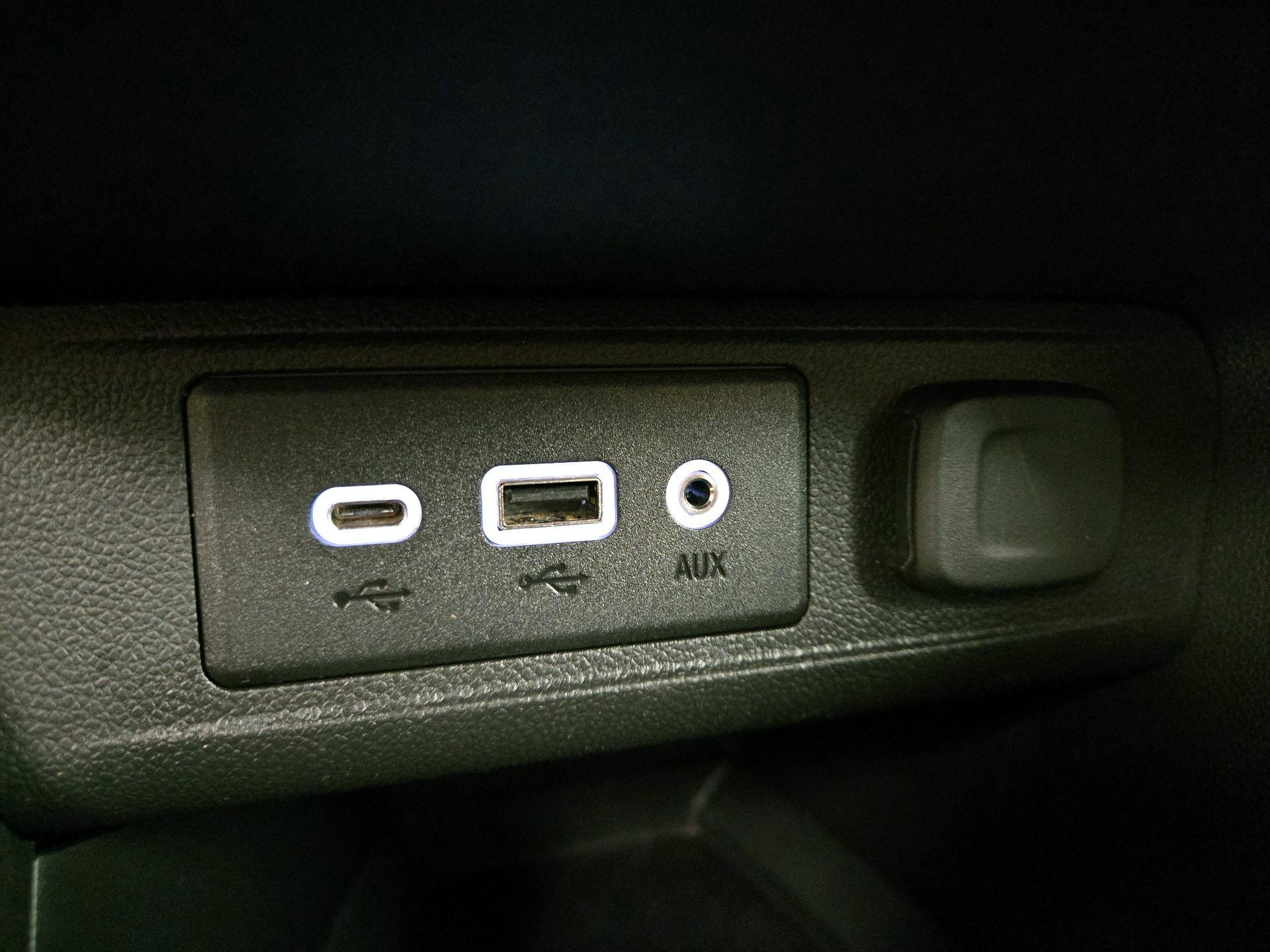 Thumbnail: 2020 Buick Encore GX - 18