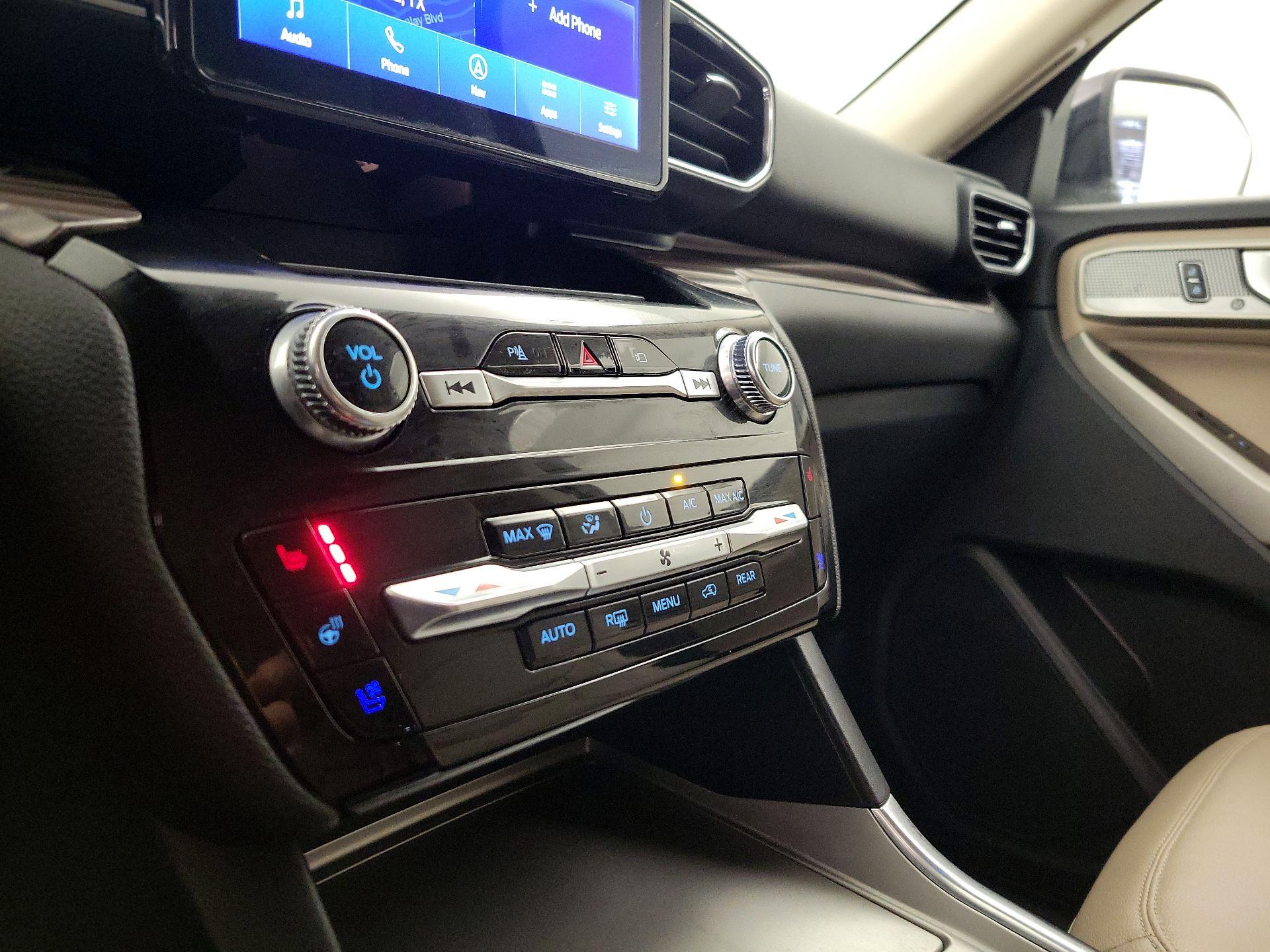 Thumbnail: 2023 Ford Explorer - 16