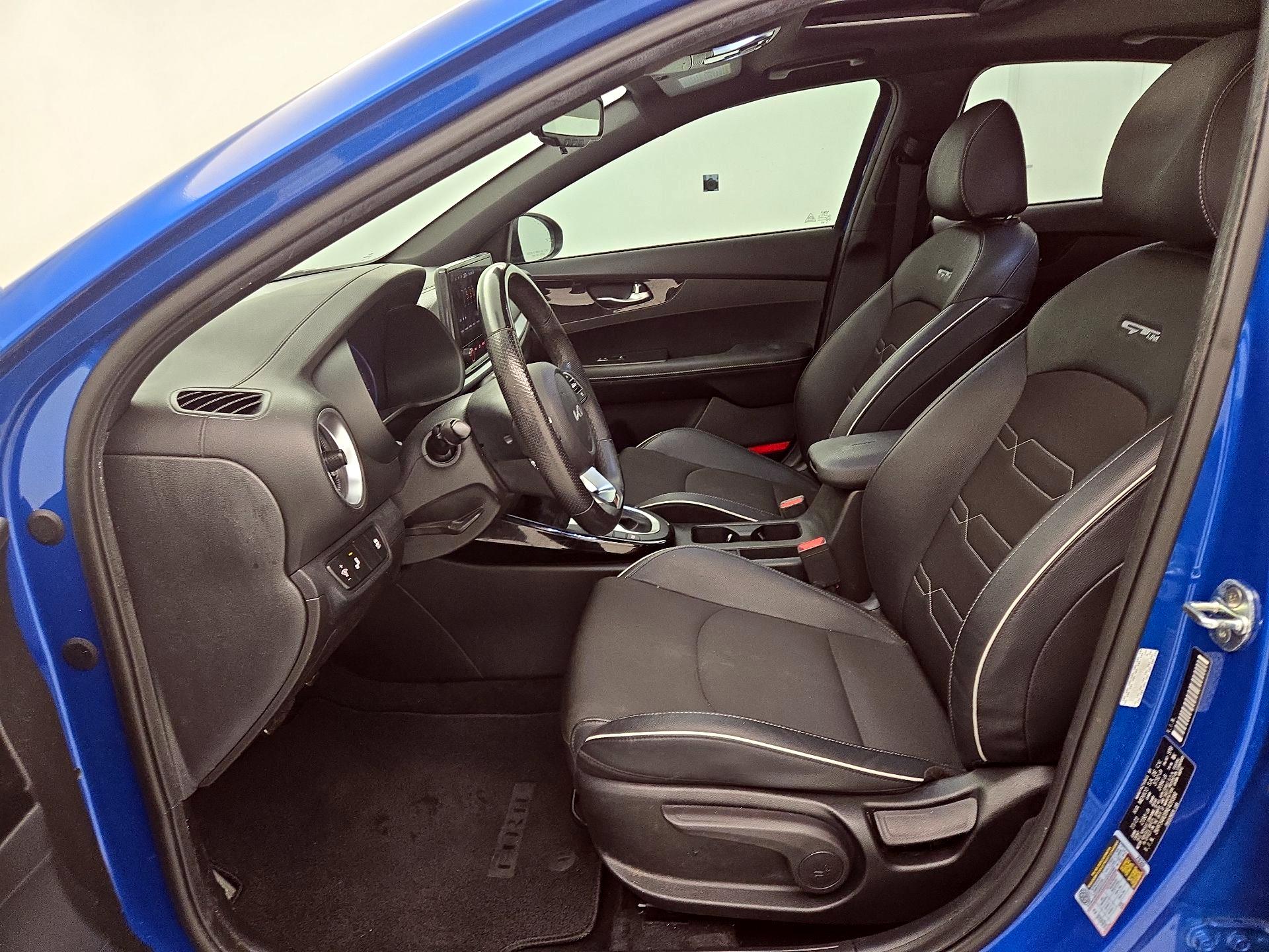 Thumbnail: 2022 Kia Forte - 11