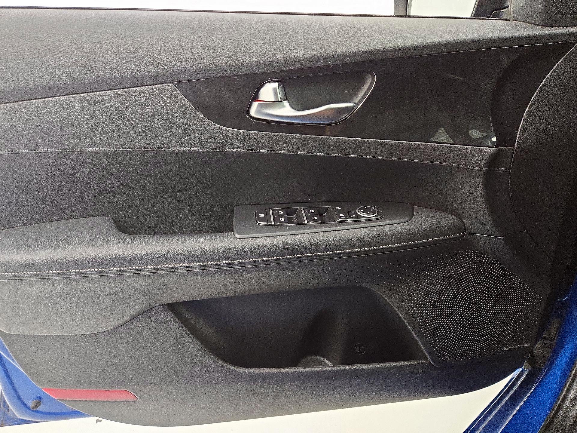 Thumbnail: 2022 Kia Forte - 12