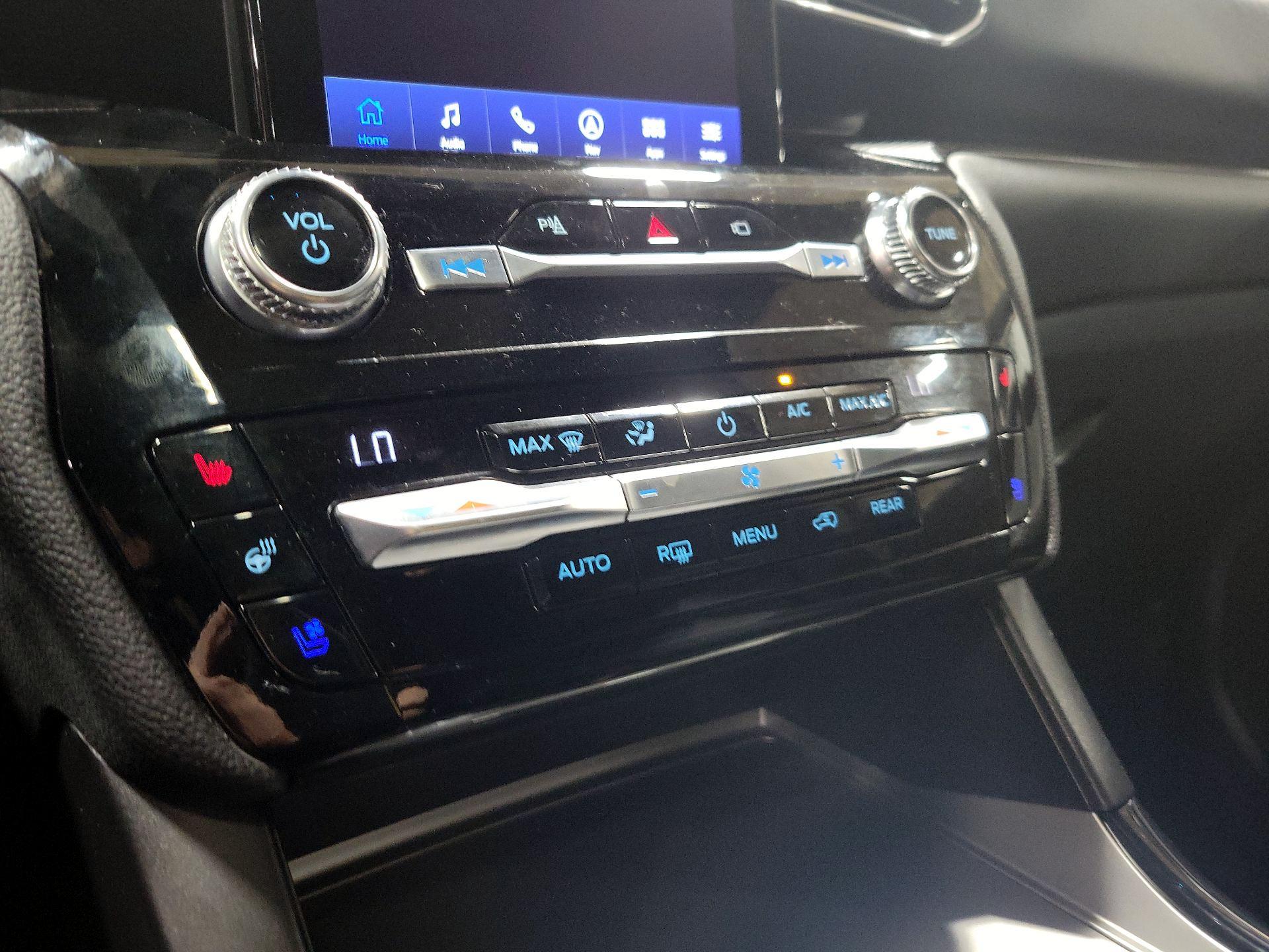 Thumbnail: 2021 Ford Explorer - 16