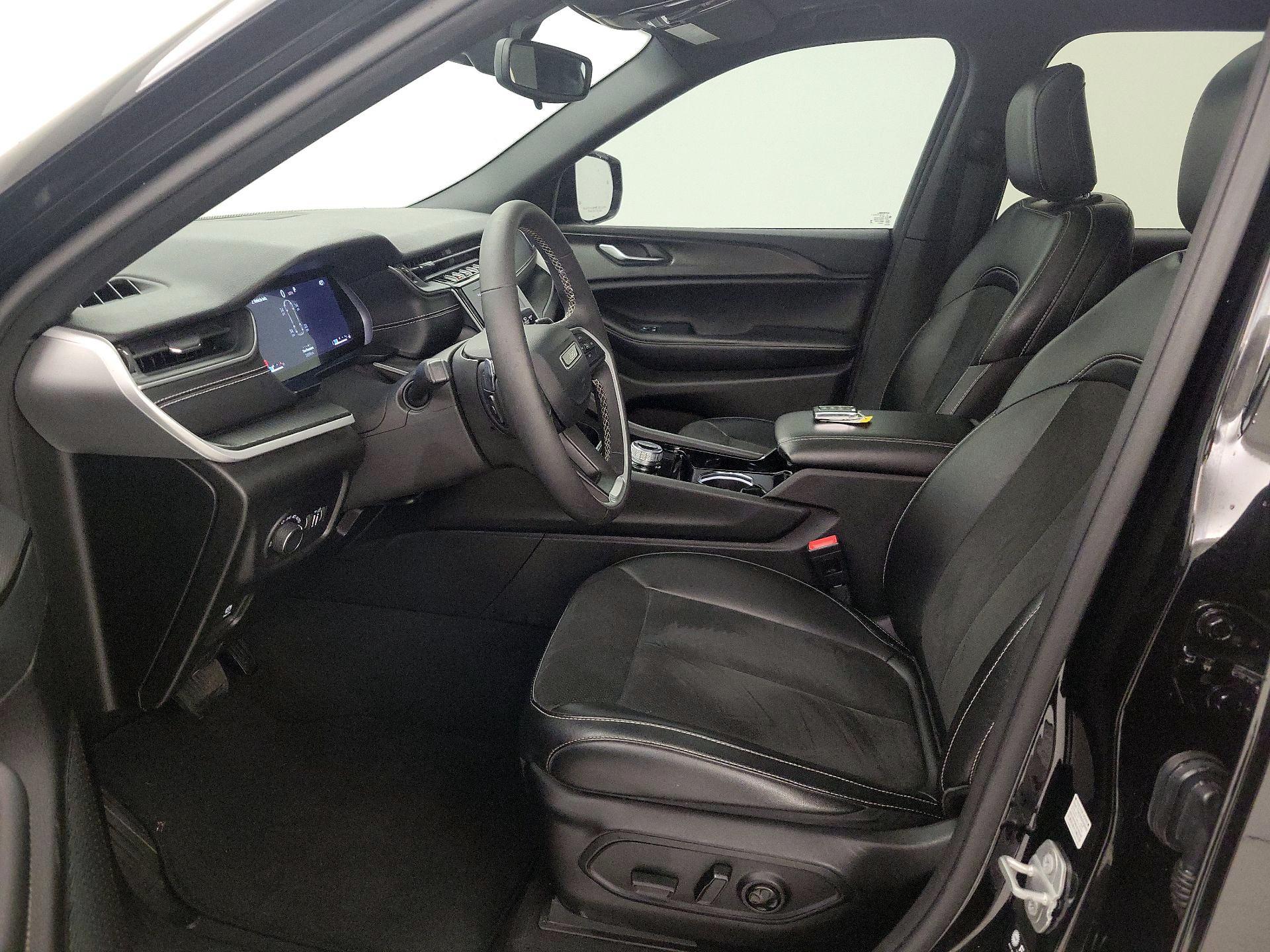 Thumbnail: 2023 Jeep Grand Cherokee L - 11