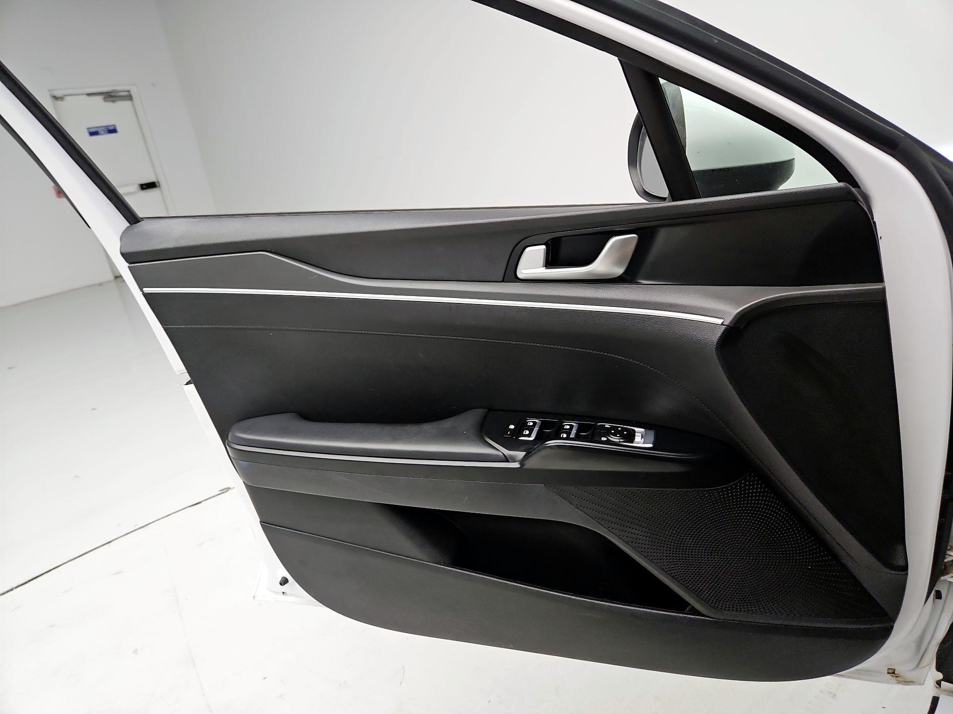 Thumbnail: 2022 Kia K5 - 12