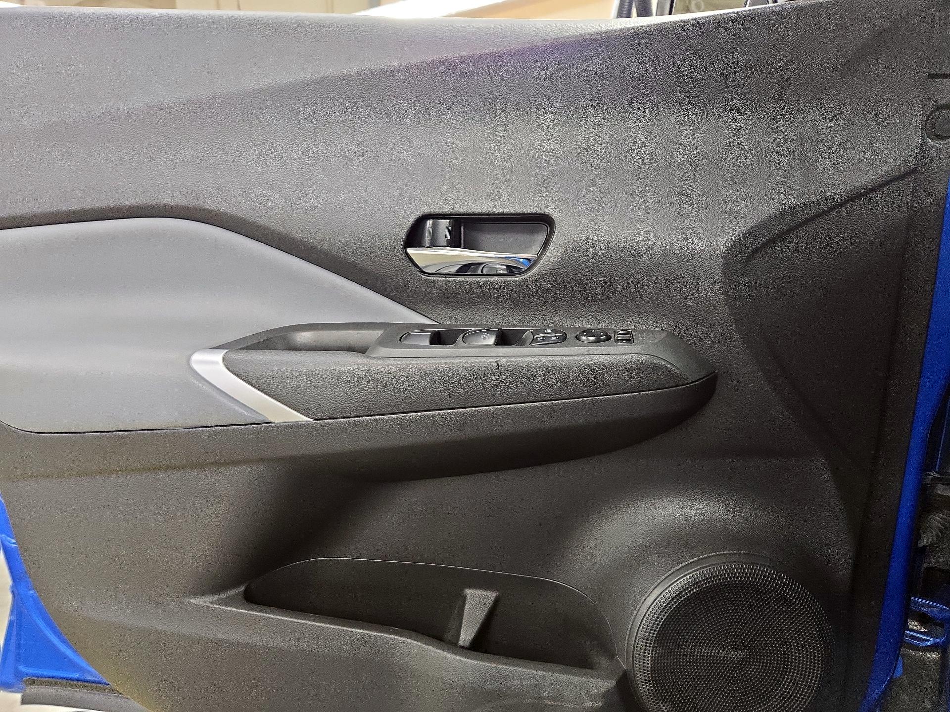 Thumbnail: 2022 Nissan Kicks - 12