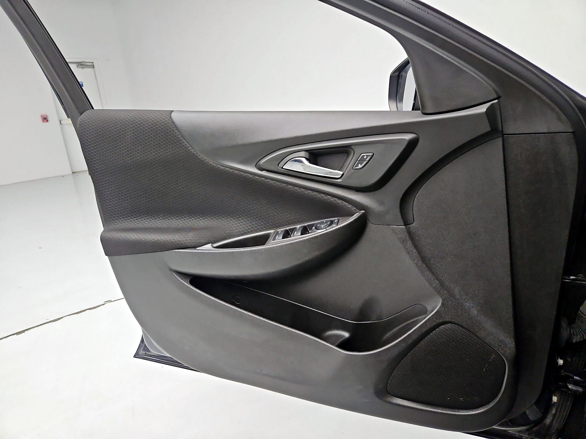 Thumbnail: 2023 Chevrolet Malibu - 12