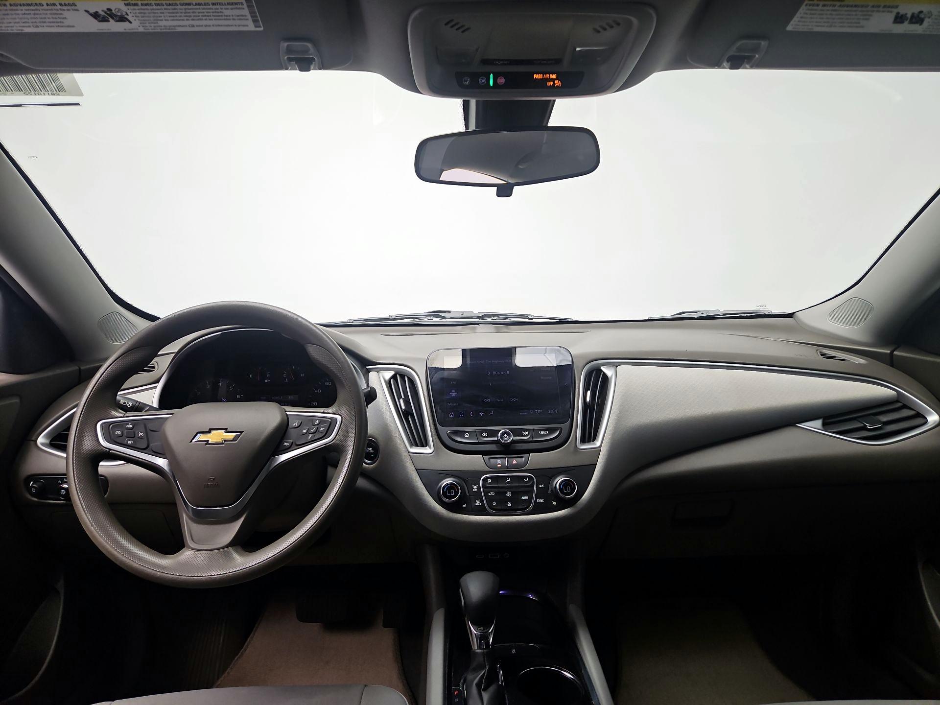 Thumbnail: 2022 Chevrolet Malibu - 9