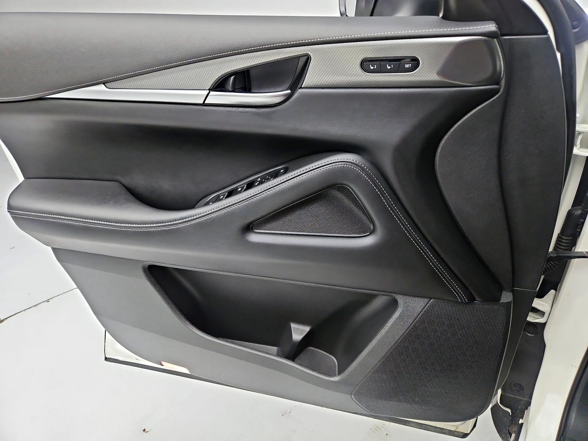 Thumbnail: 2023 INFINITI QX60 - 12