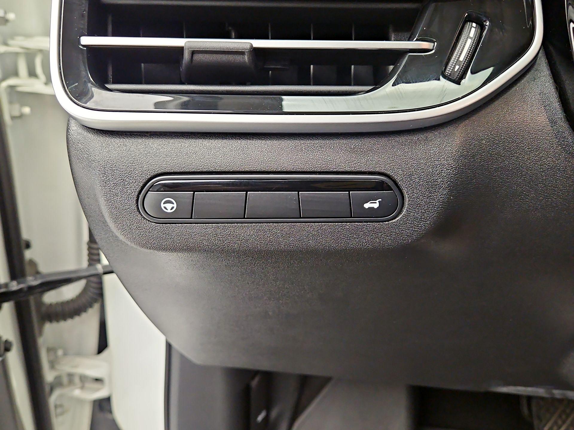 Thumbnail: 2023 INFINITI QX60 - 13