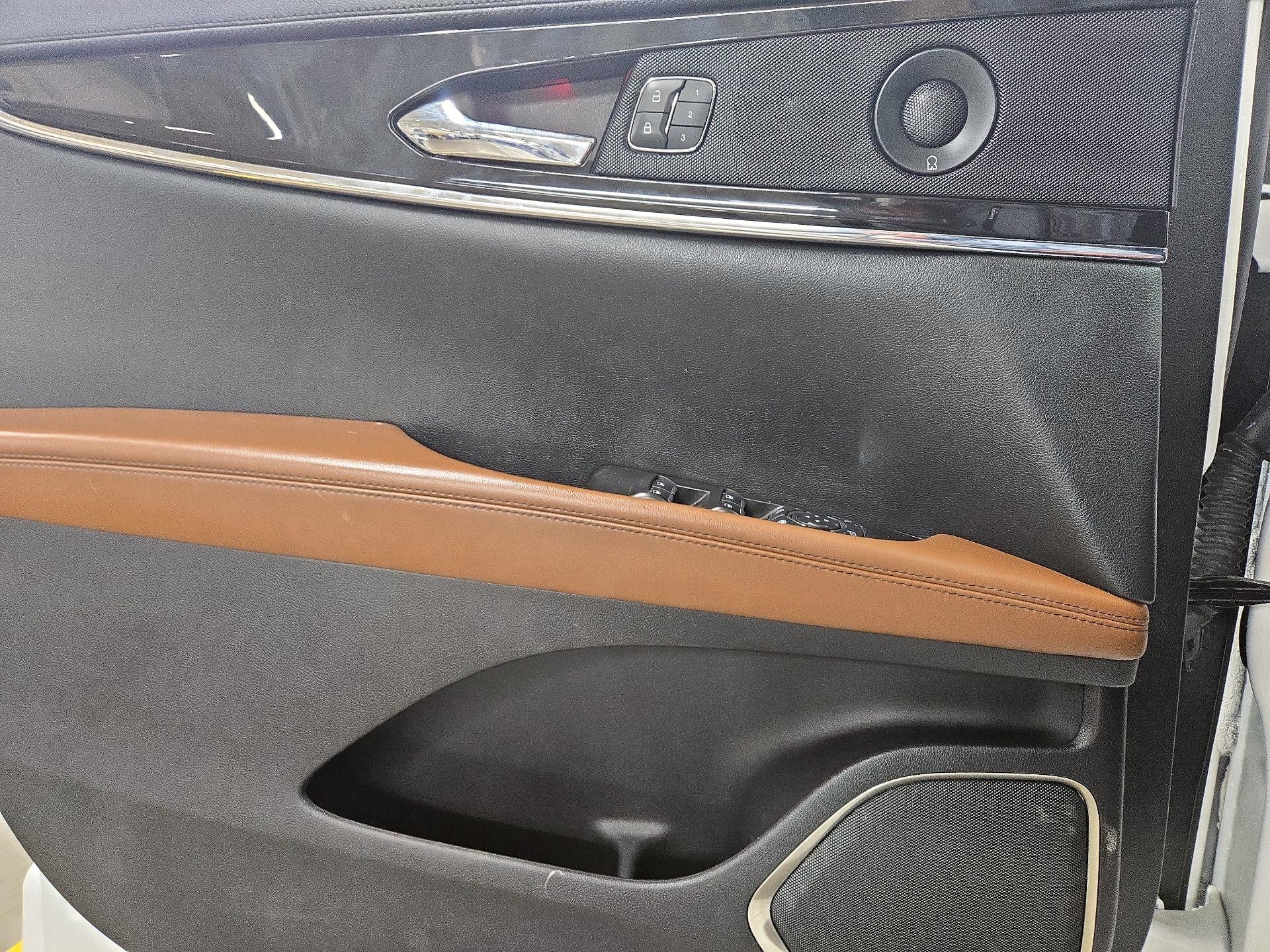 Thumbnail: 2021 Lincoln Nautilus - 12