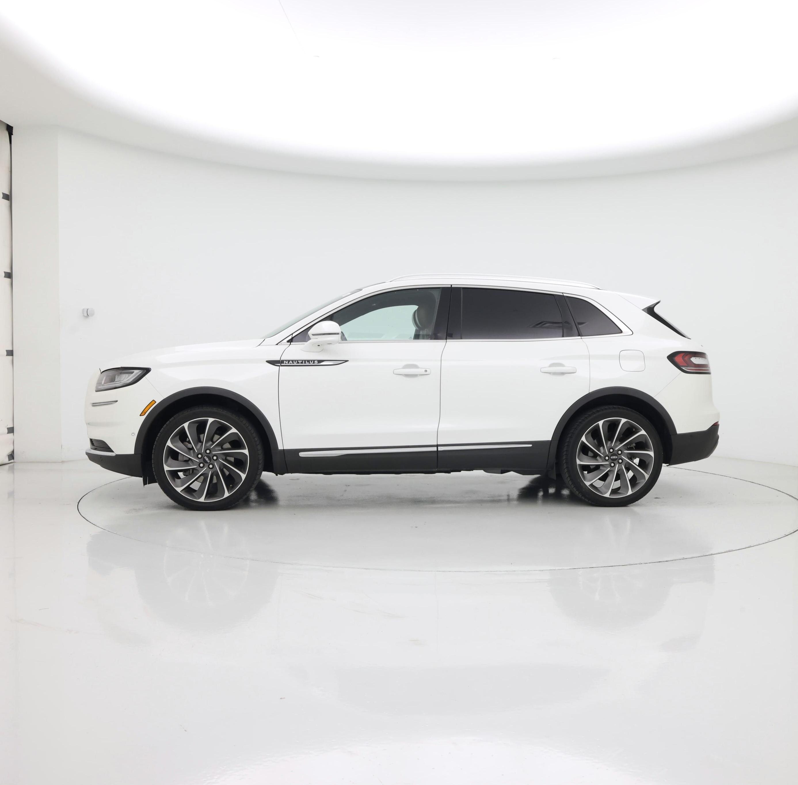 Thumbnail: 2021 Lincoln Nautilus - 3