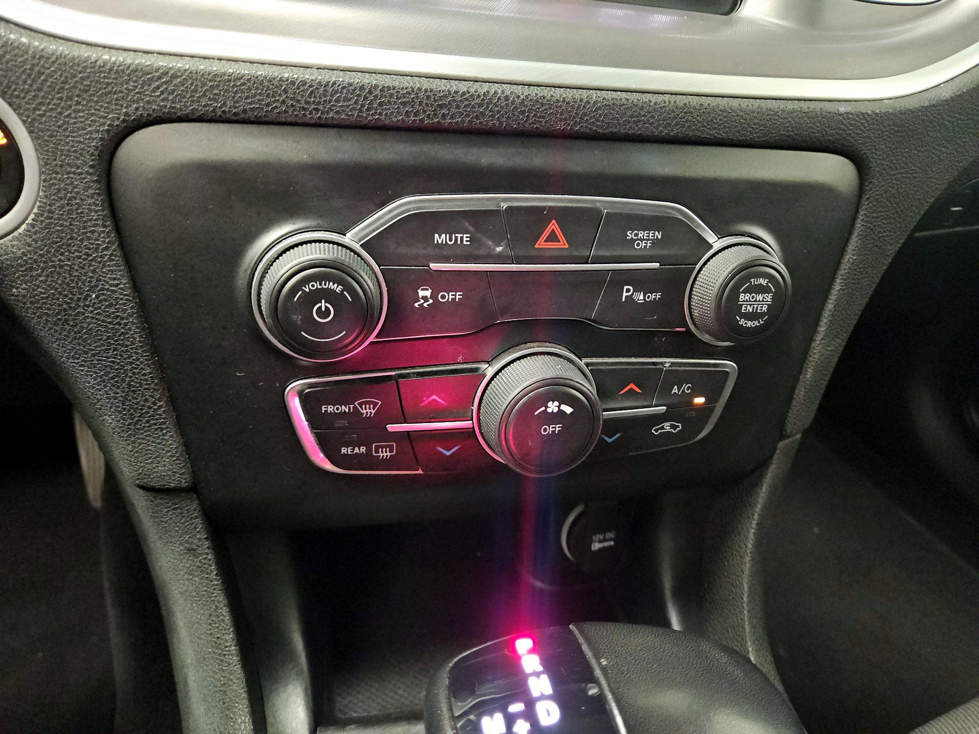 Thumbnail: 2022 Dodge Charger - 16