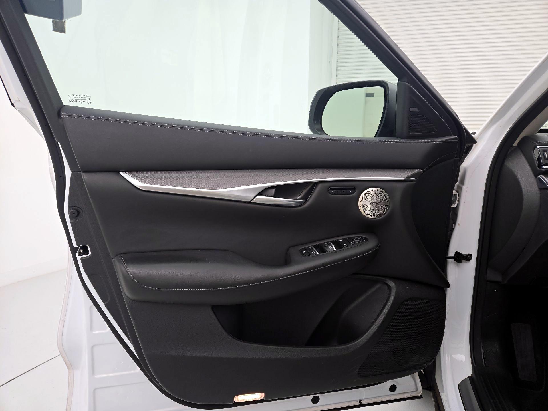 Thumbnail: 2023 INFINITI QX50 - 12