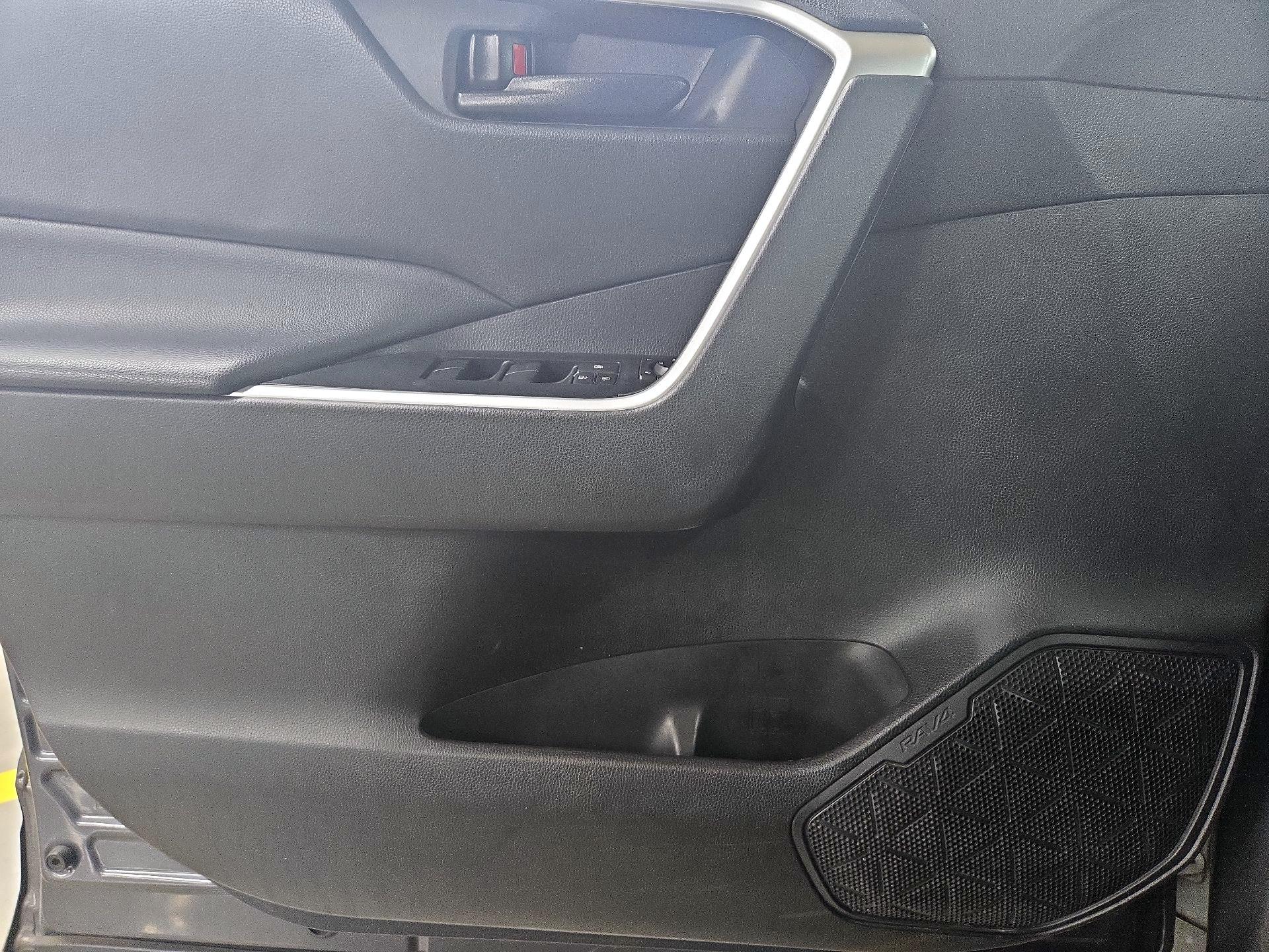 Thumbnail: 2021 Toyota RAV4 - 12