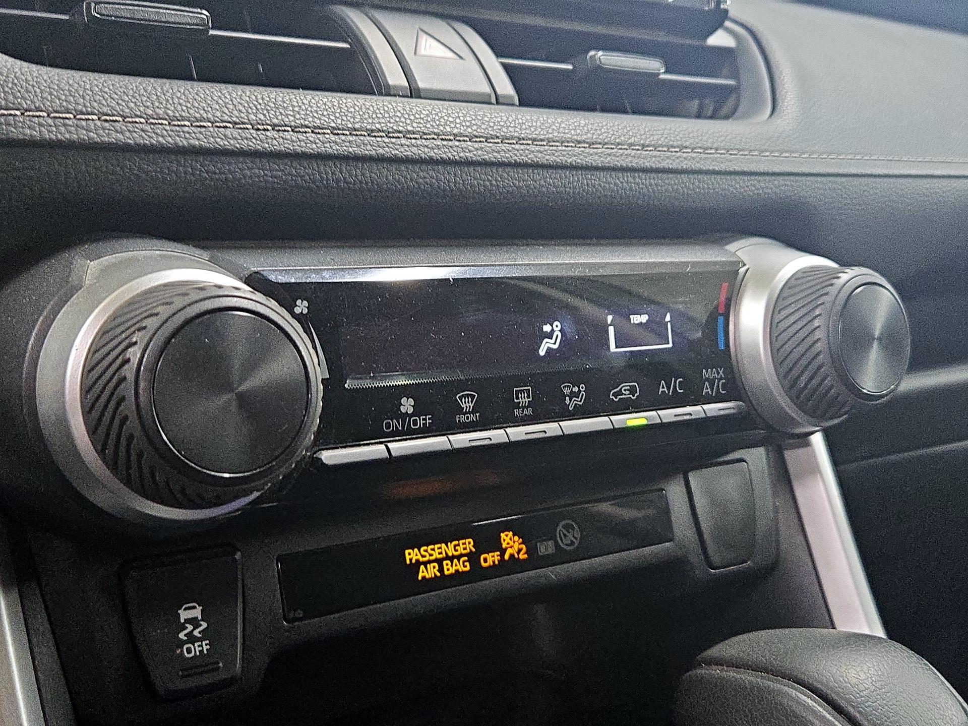 Thumbnail: 2021 Toyota RAV4 - 16