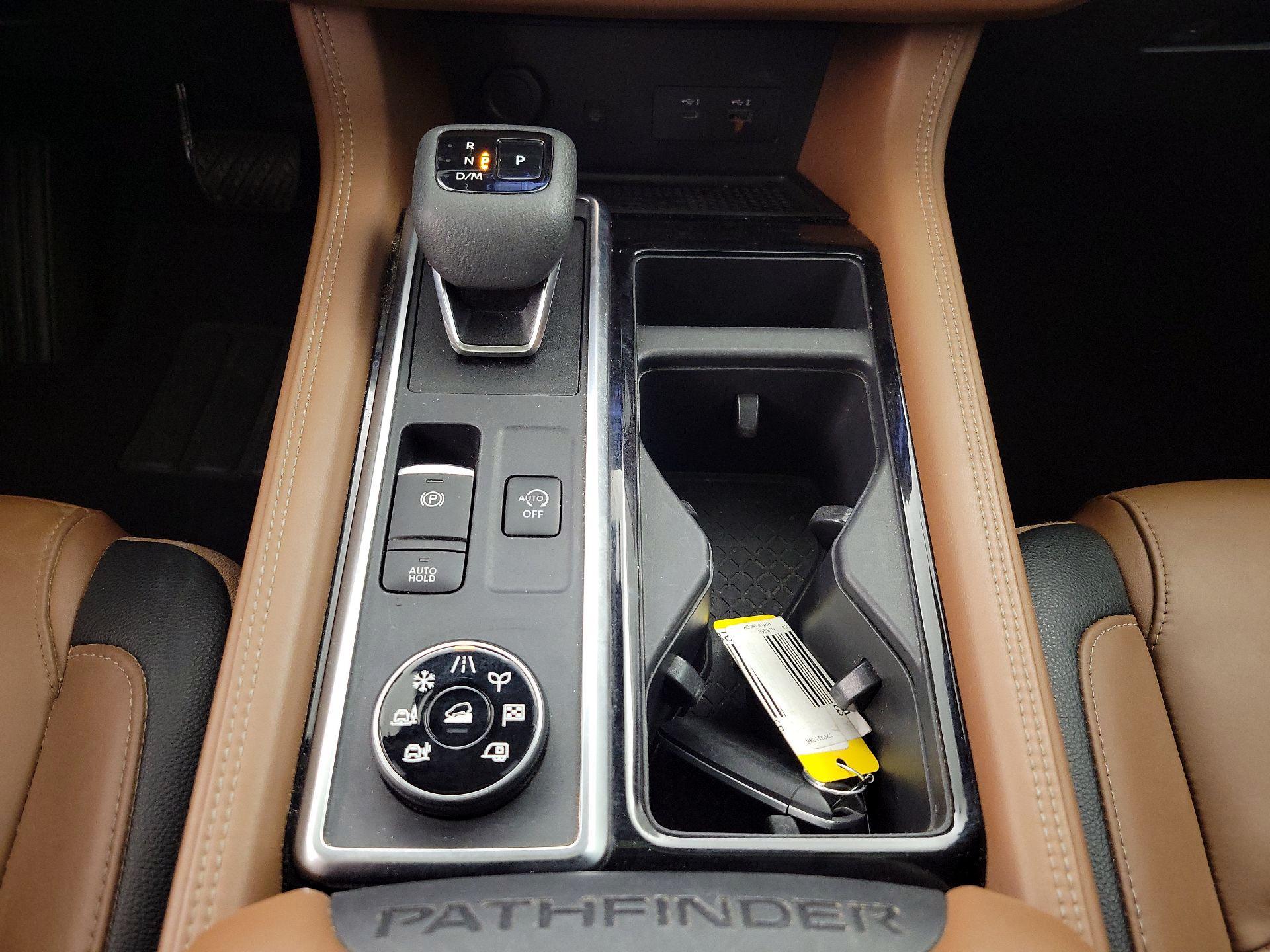 Thumbnail: 2023 Nissan Pathfinder - 18