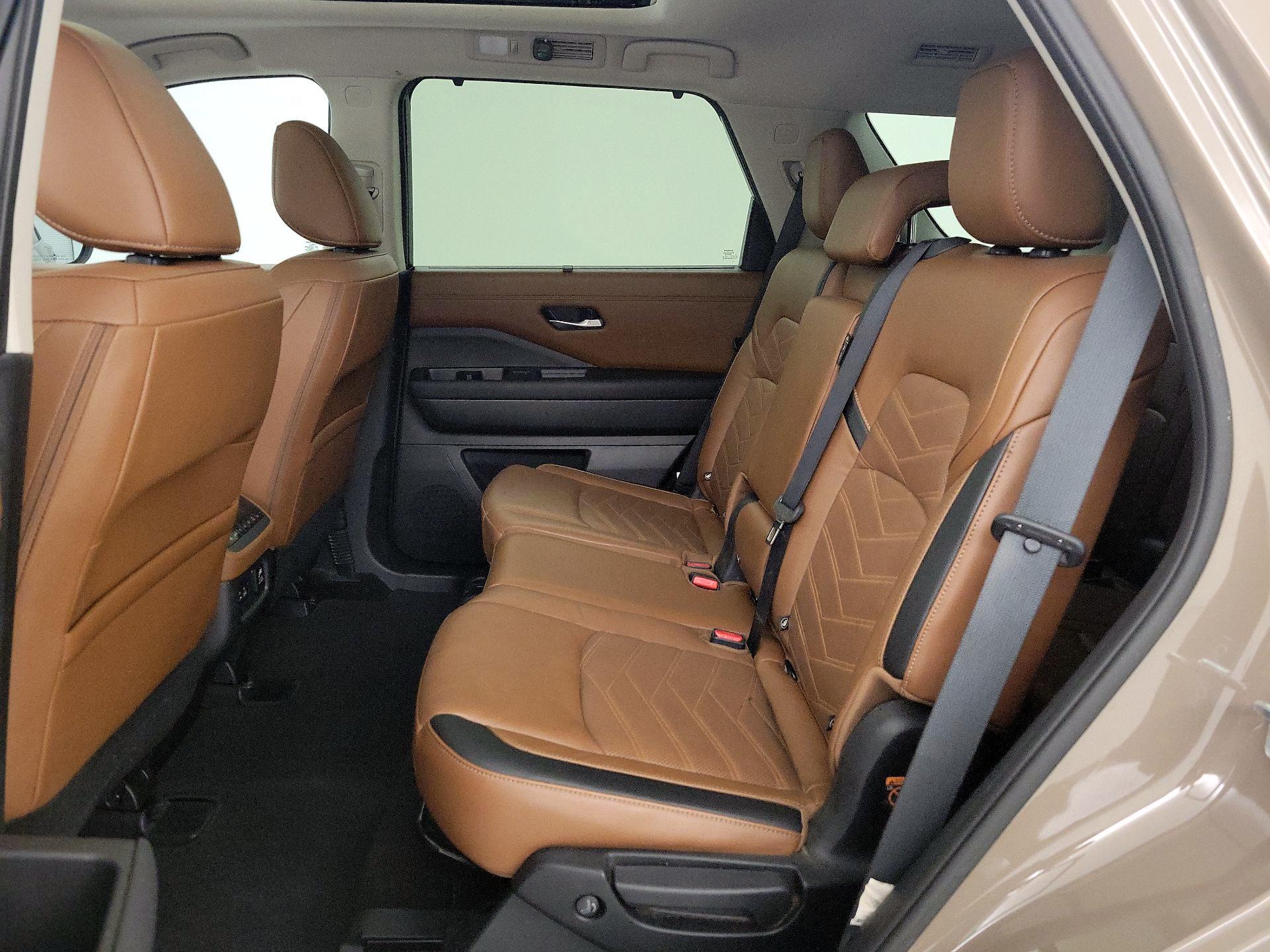 Thumbnail: 2023 Nissan Pathfinder - 20