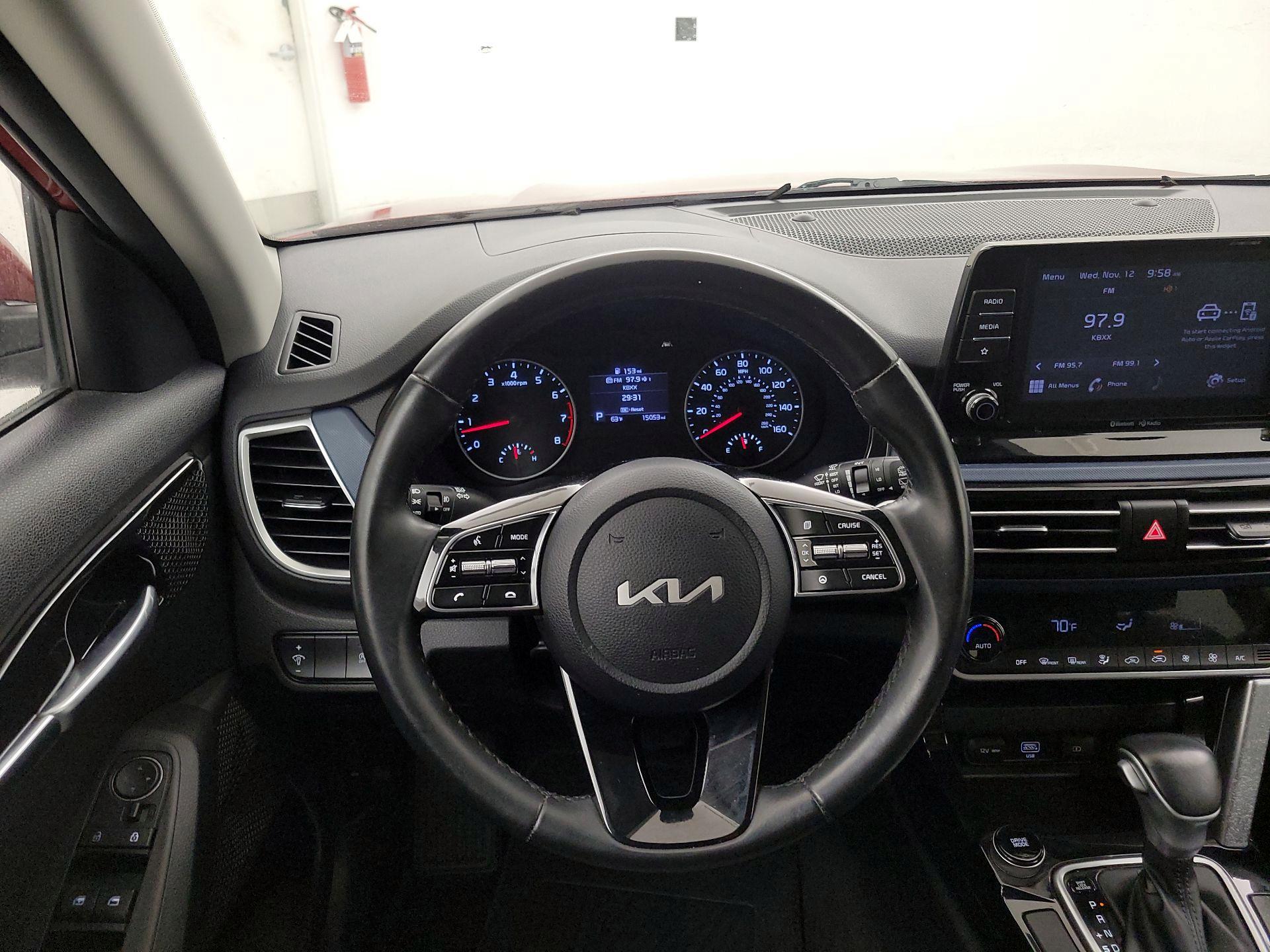 Thumbnail: 2023 Kia Seltos - 10