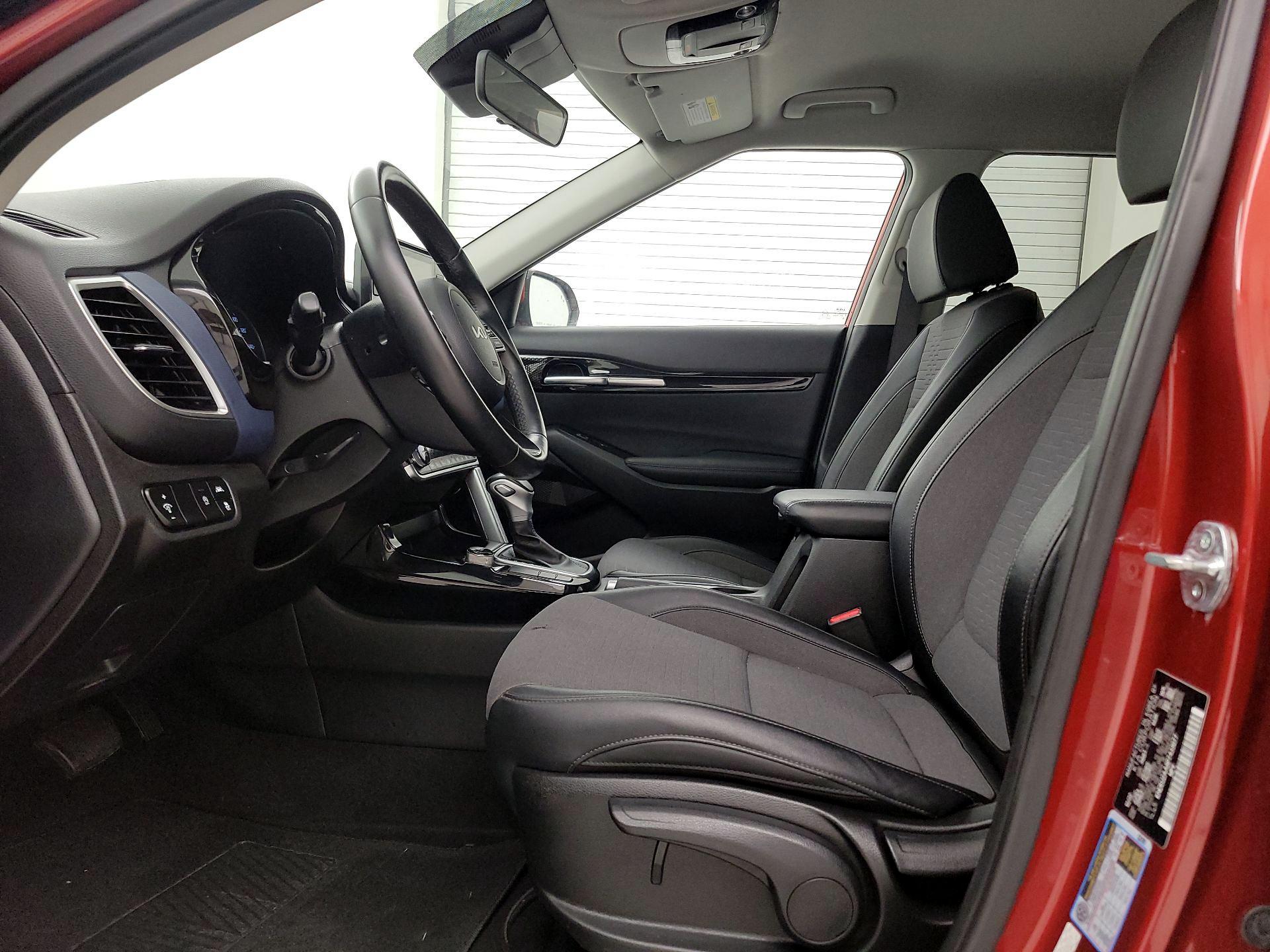 Thumbnail: 2023 Kia Seltos - 11